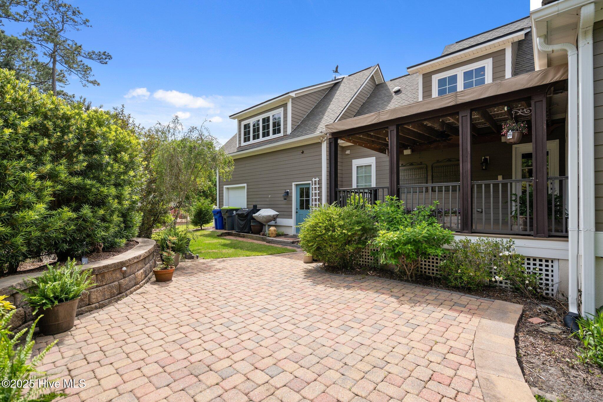 100565962 | Photo 74