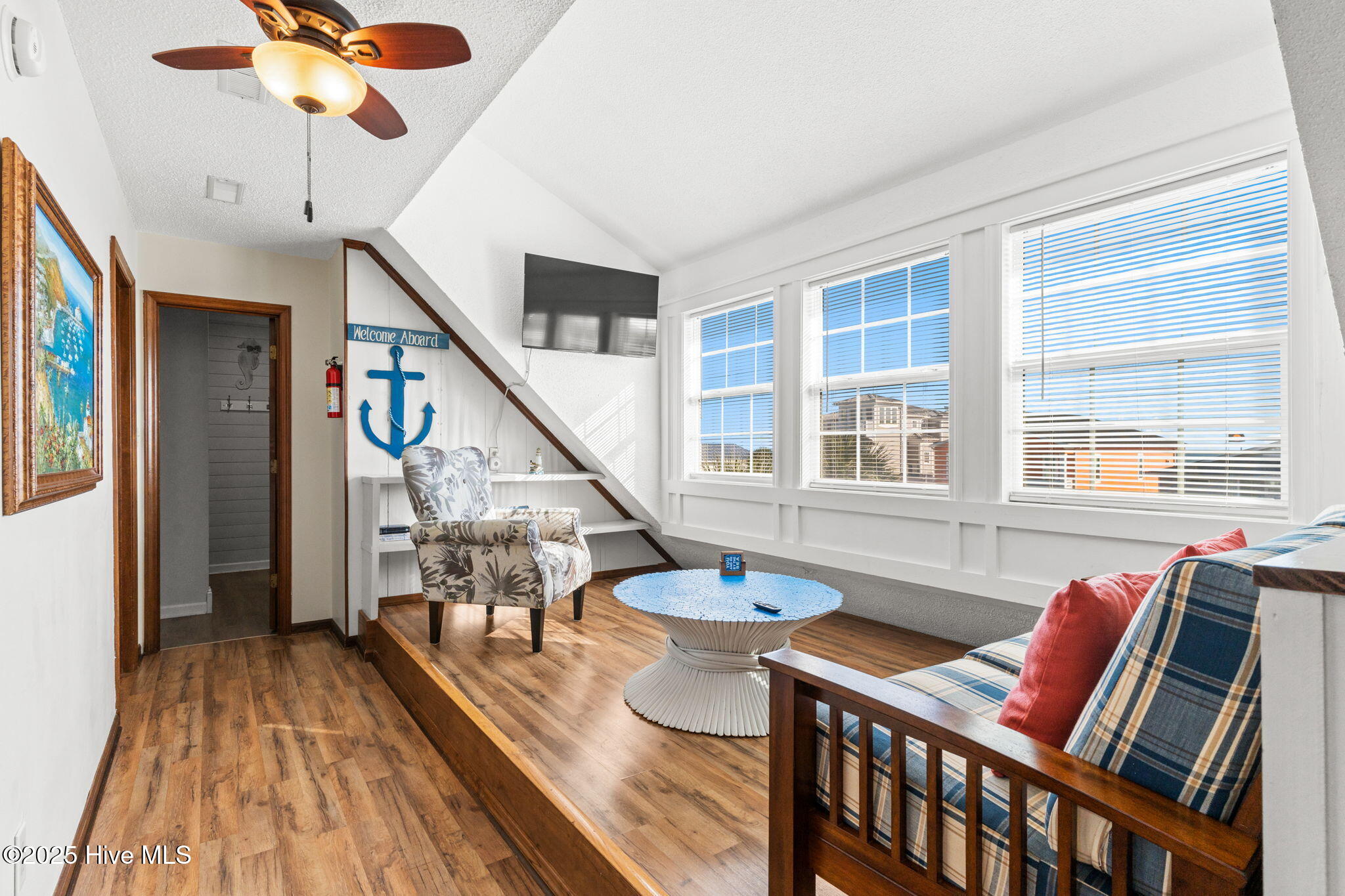 100540487 | Photo 48