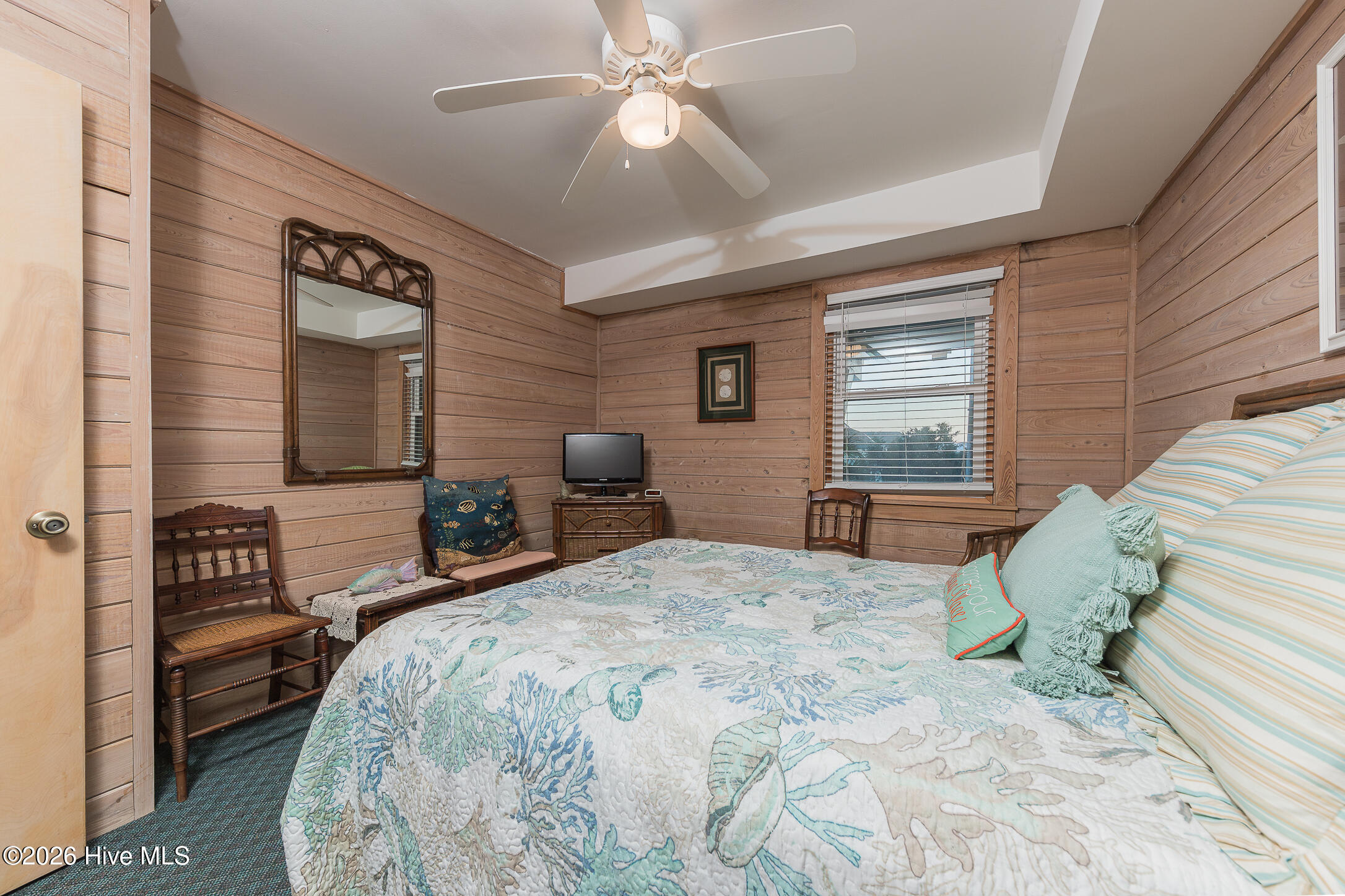 100560422 | Photo 60