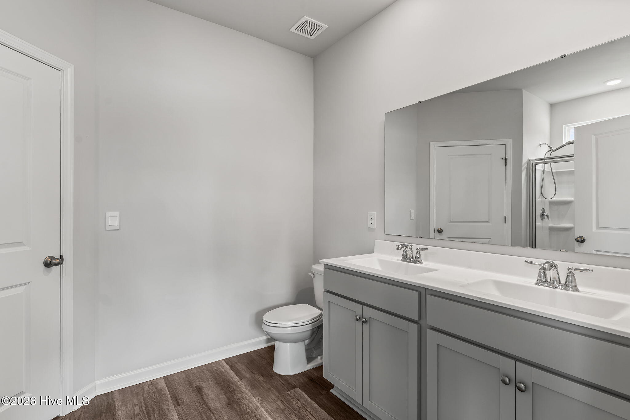 100563227 | Photo 18