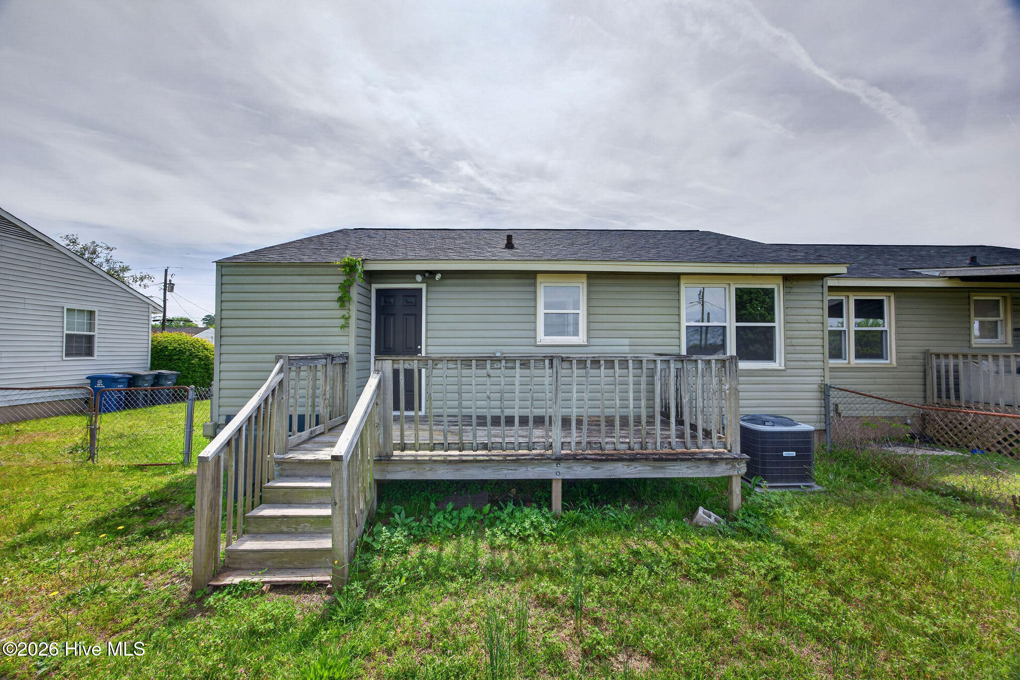 100567273 | Photo 22