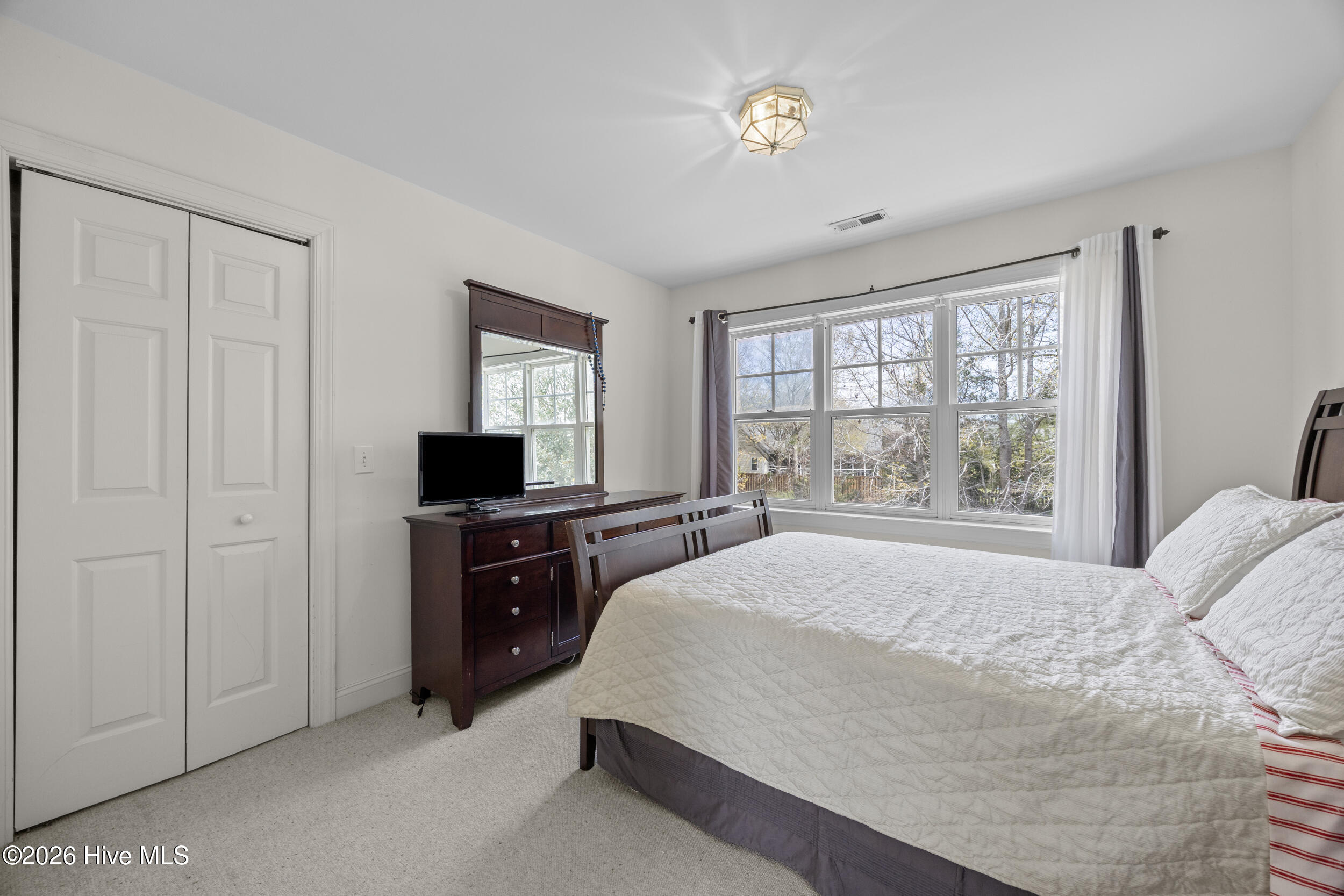 100561336 | Photo 33