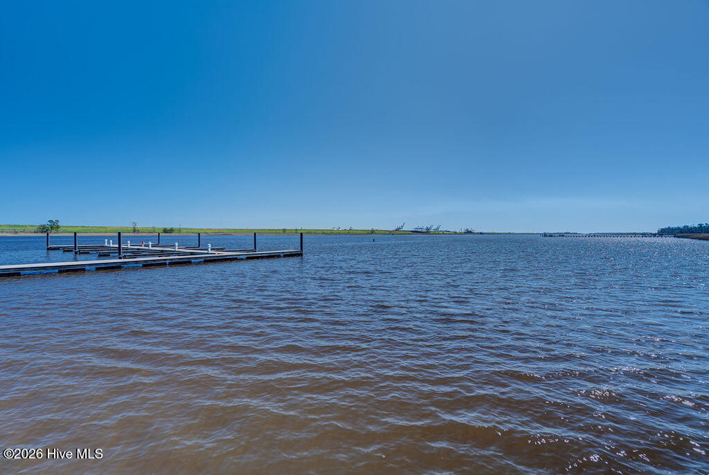 100547233 | Photo 59