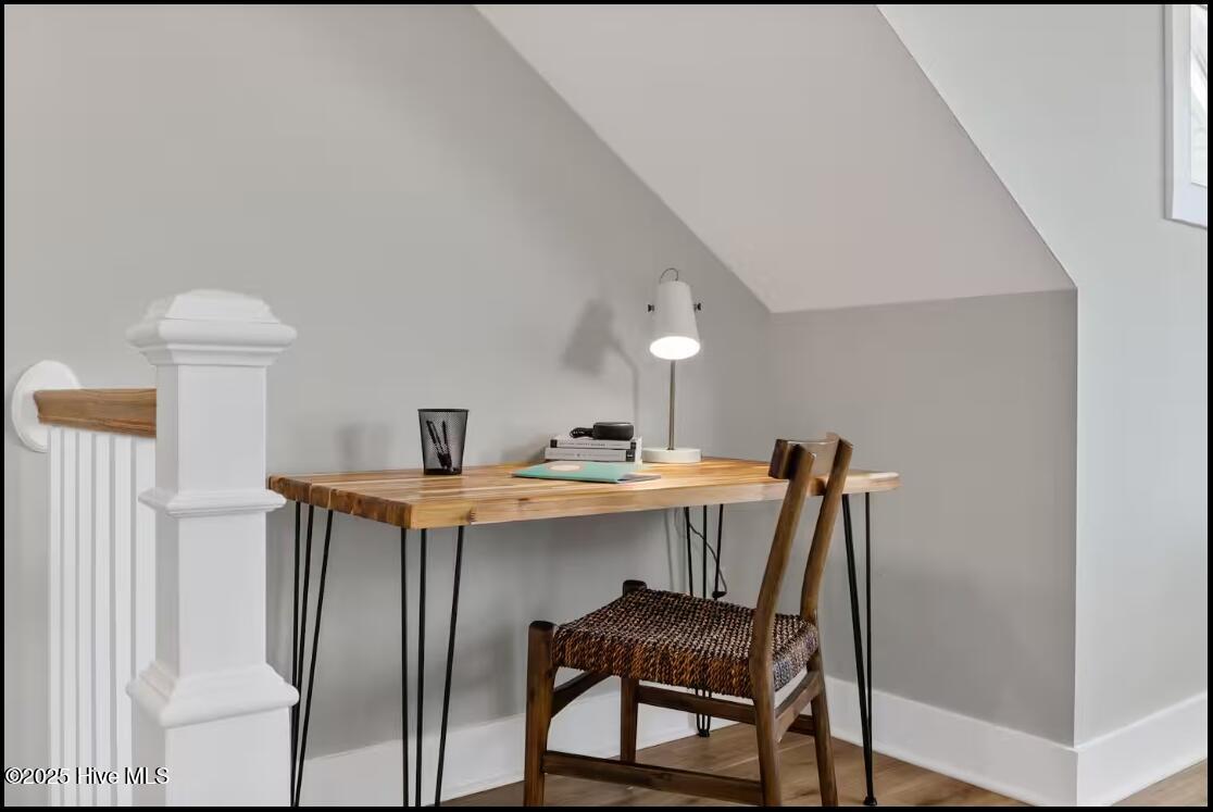 100534215 | Photo 18