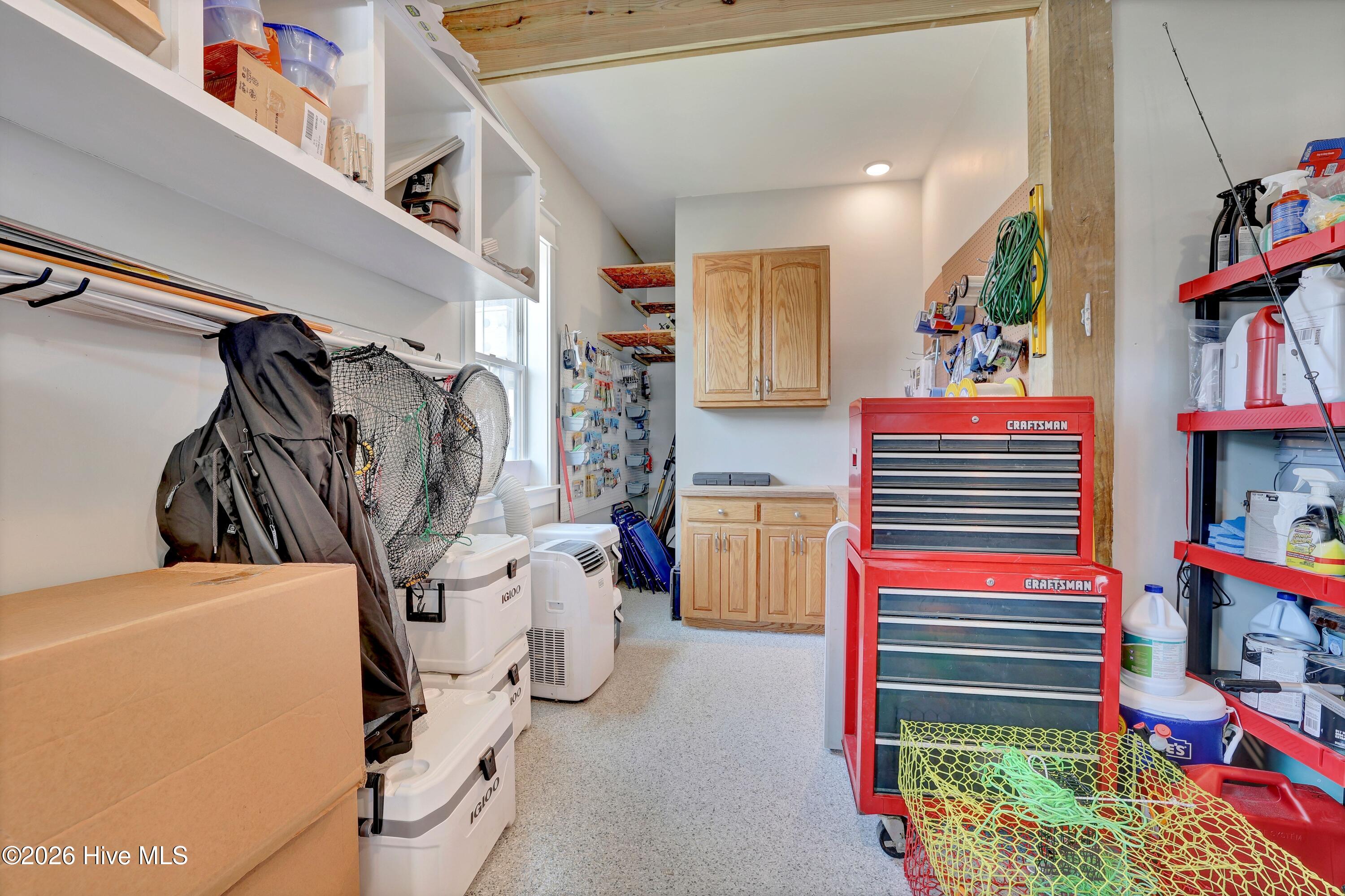 100564139 | Photo 48