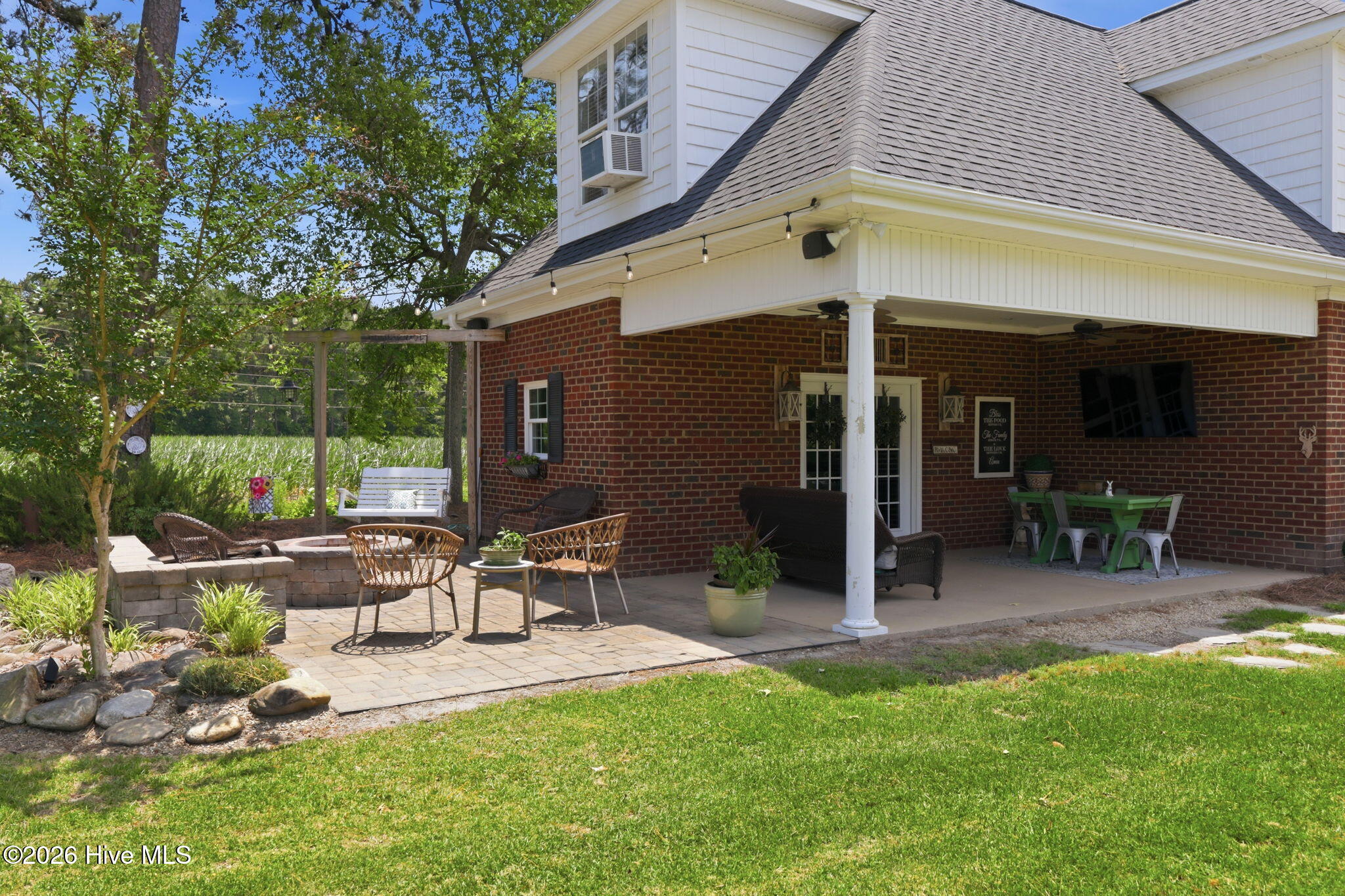 Exterior photo of 201 Foxcroft Lane, Winterville, NC 28590. MLS: 100580471
