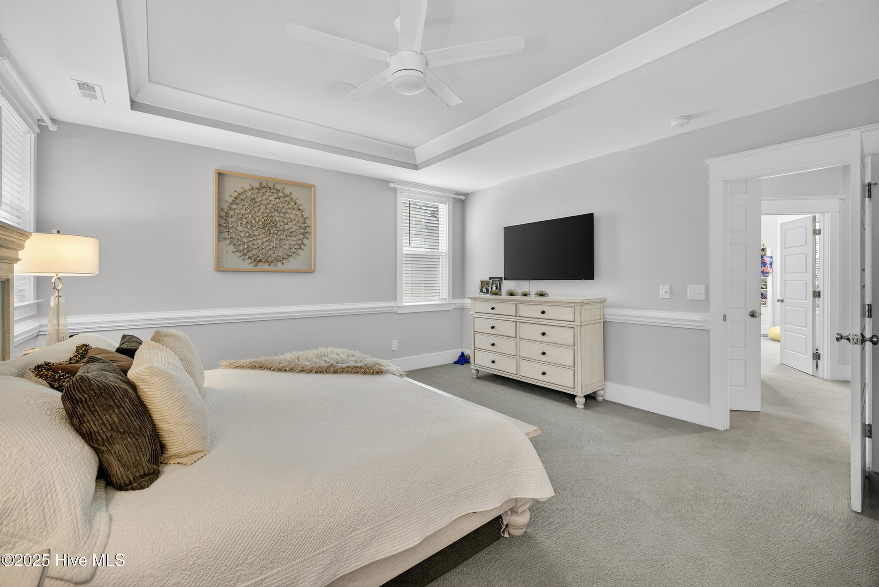 100540063 | Photo 33