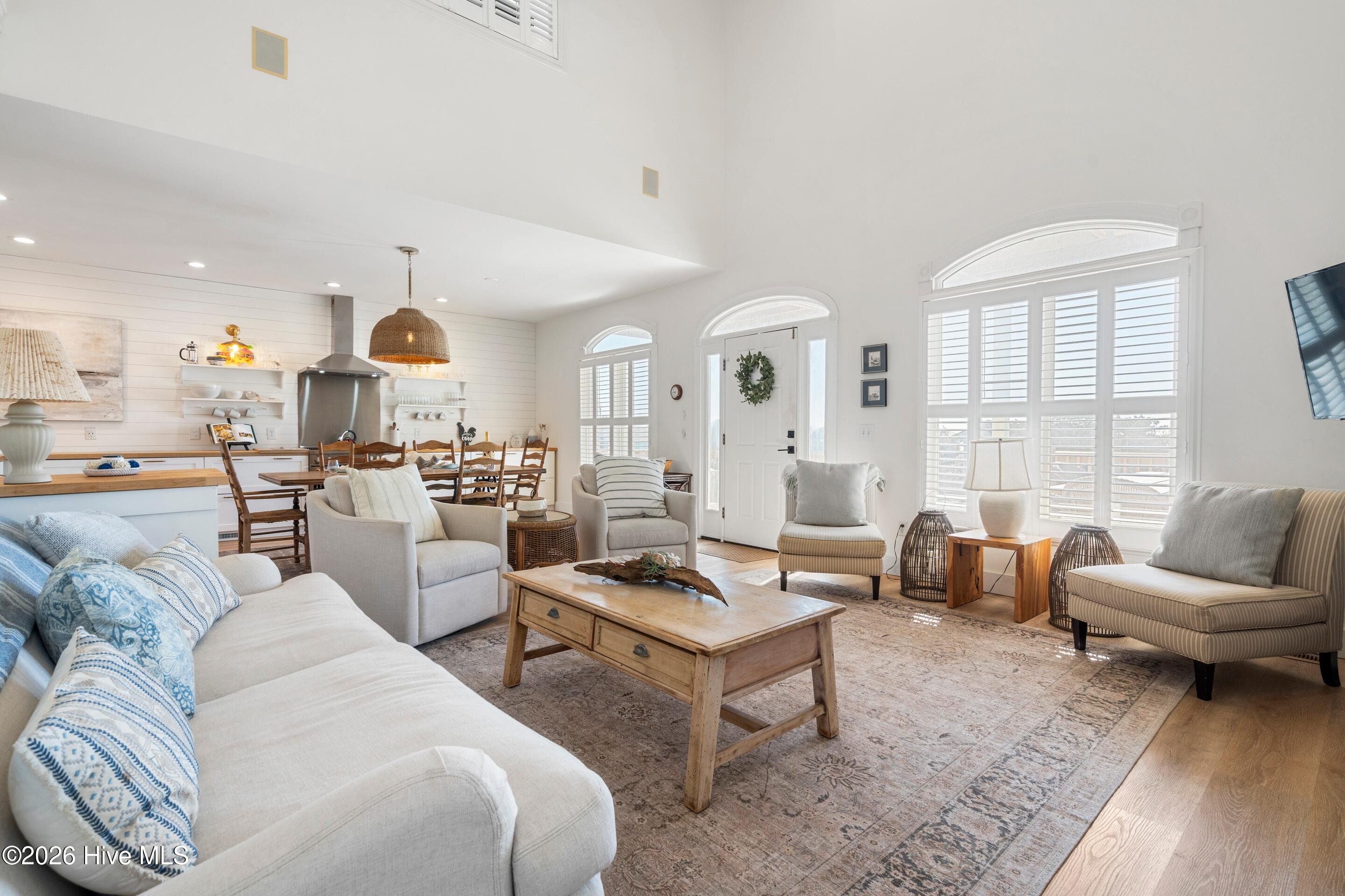 100549309 | Photo 30