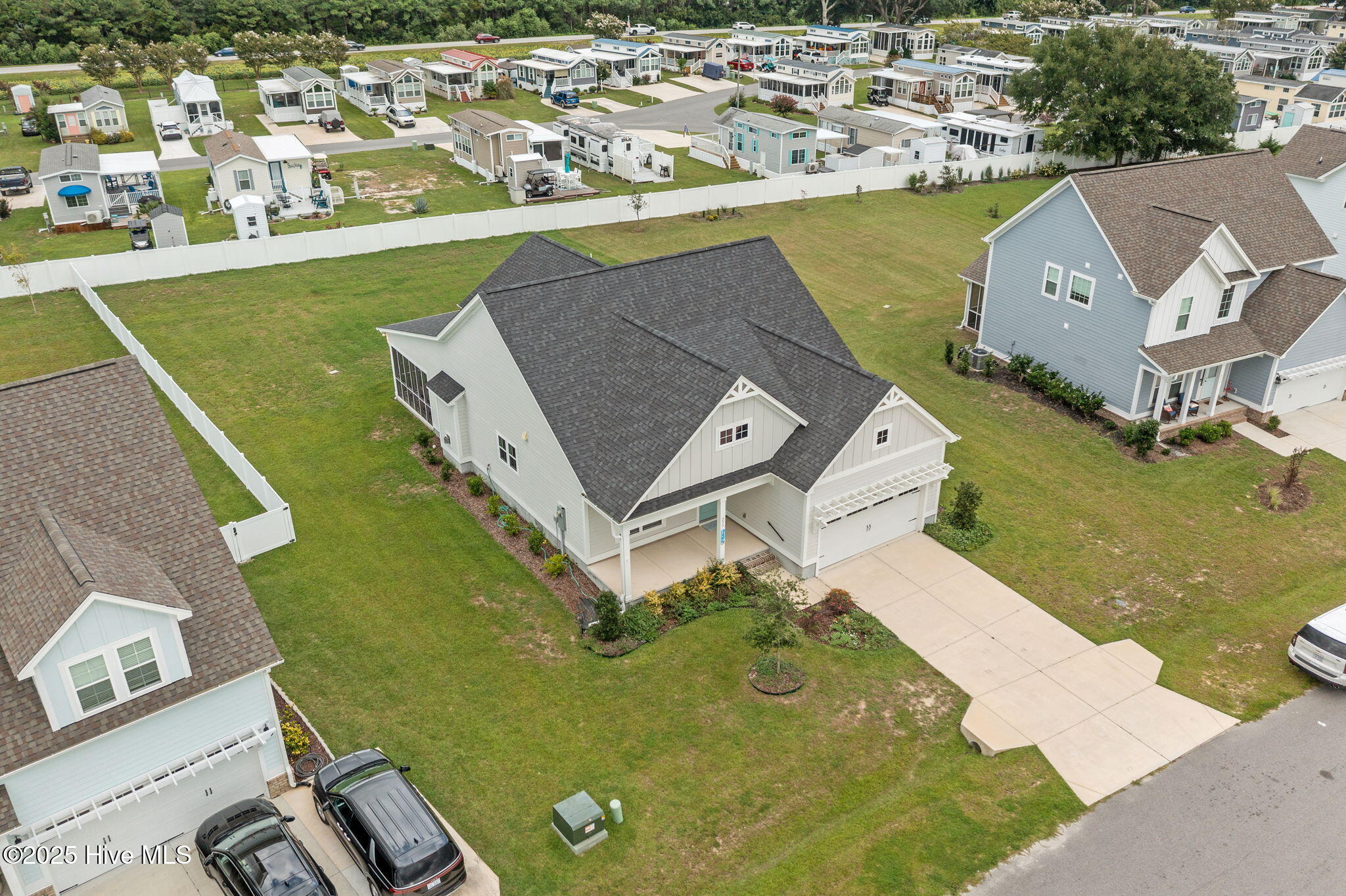 100528285 | Photo 12