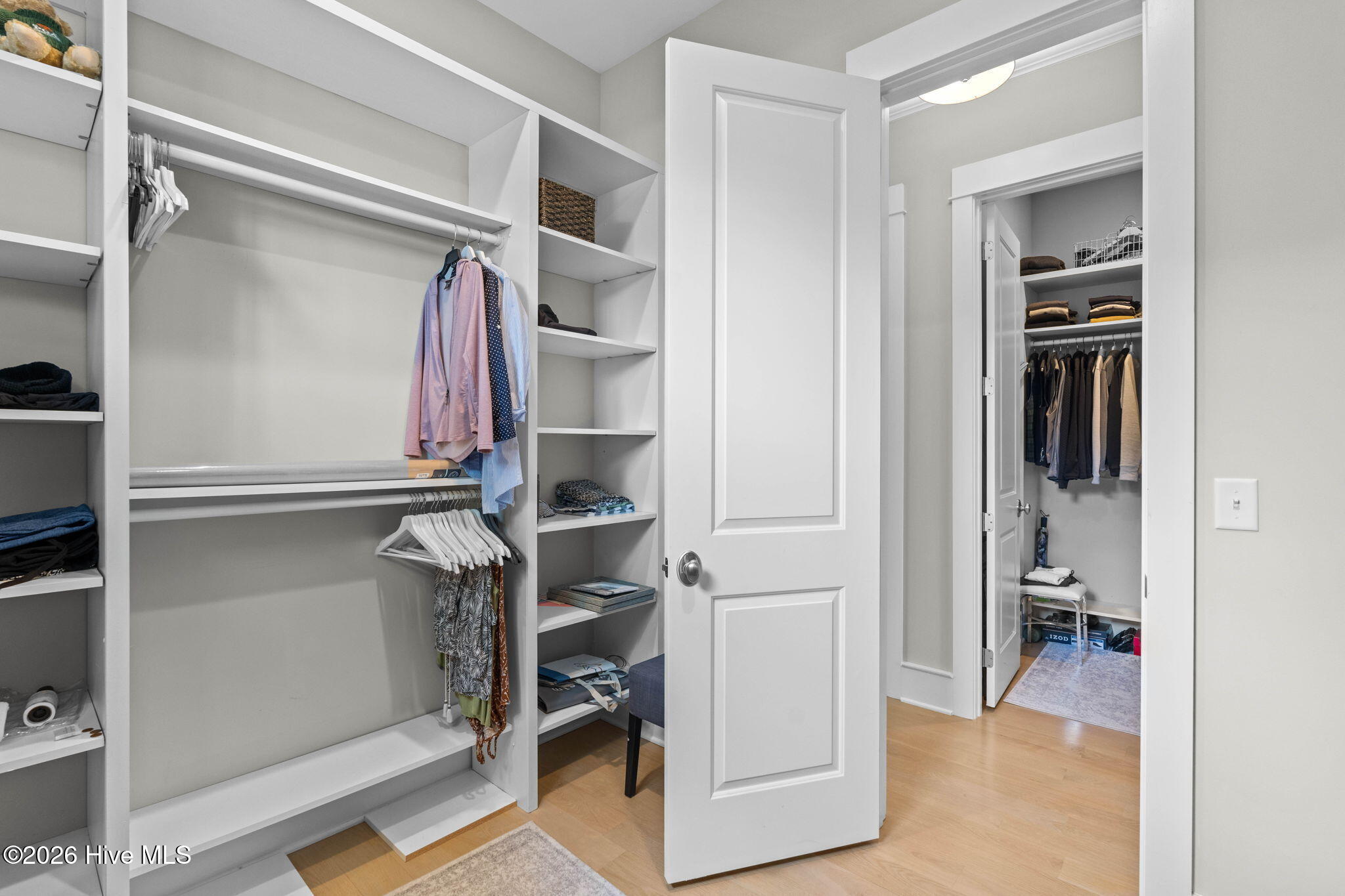 100586806 | Photo 28
