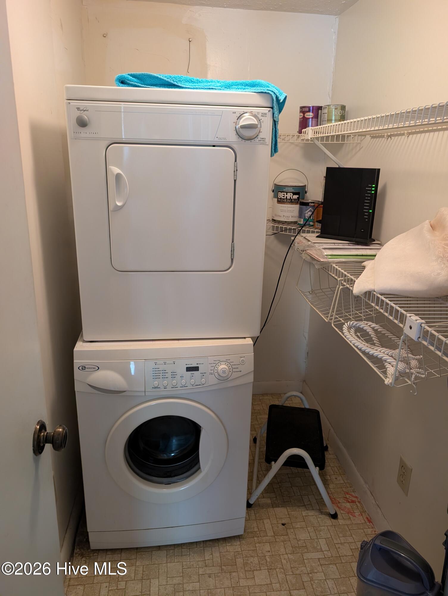 100580360 | Photo 14