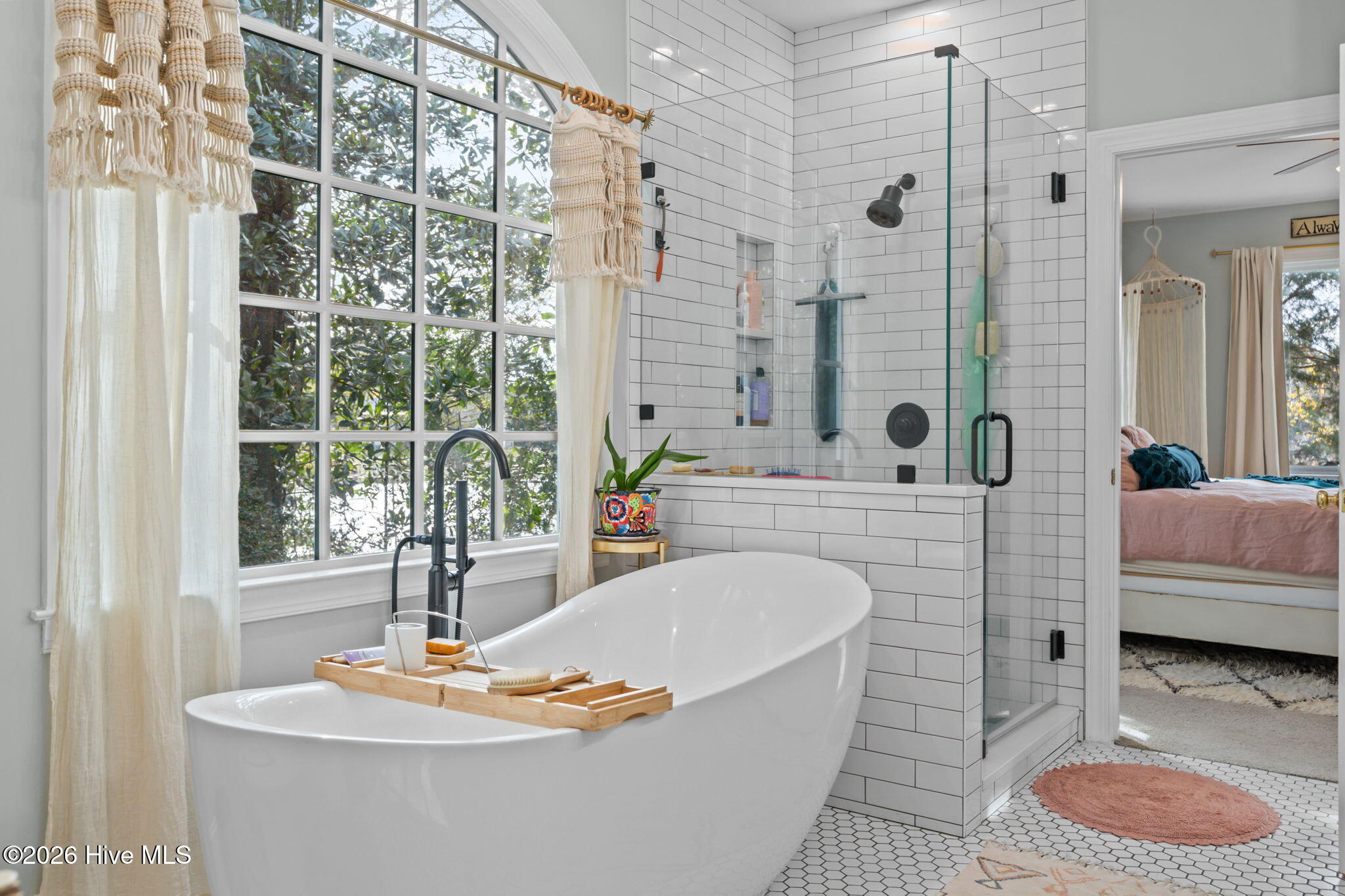 100556874 | Photo 37