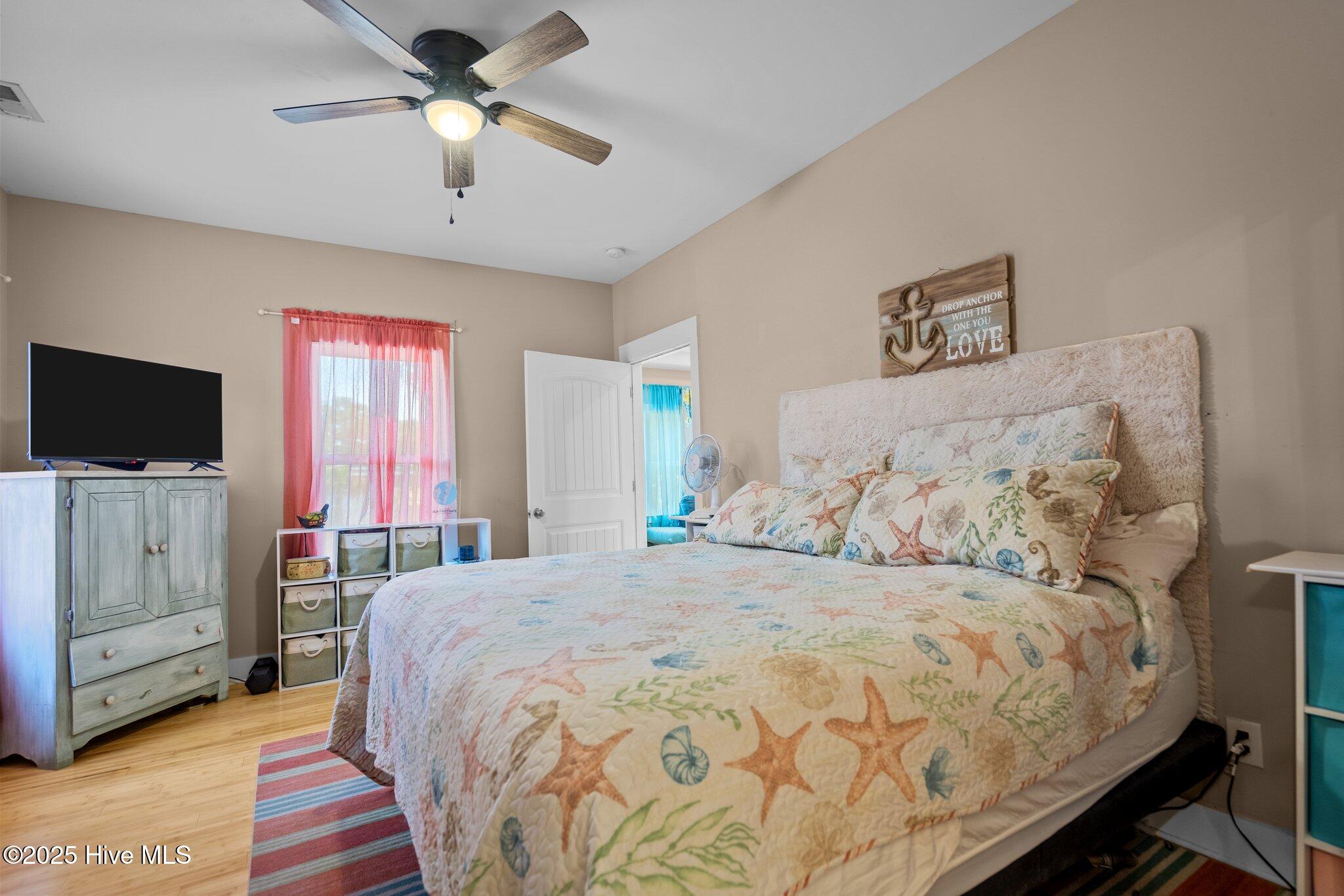 100516746 | Photo 18