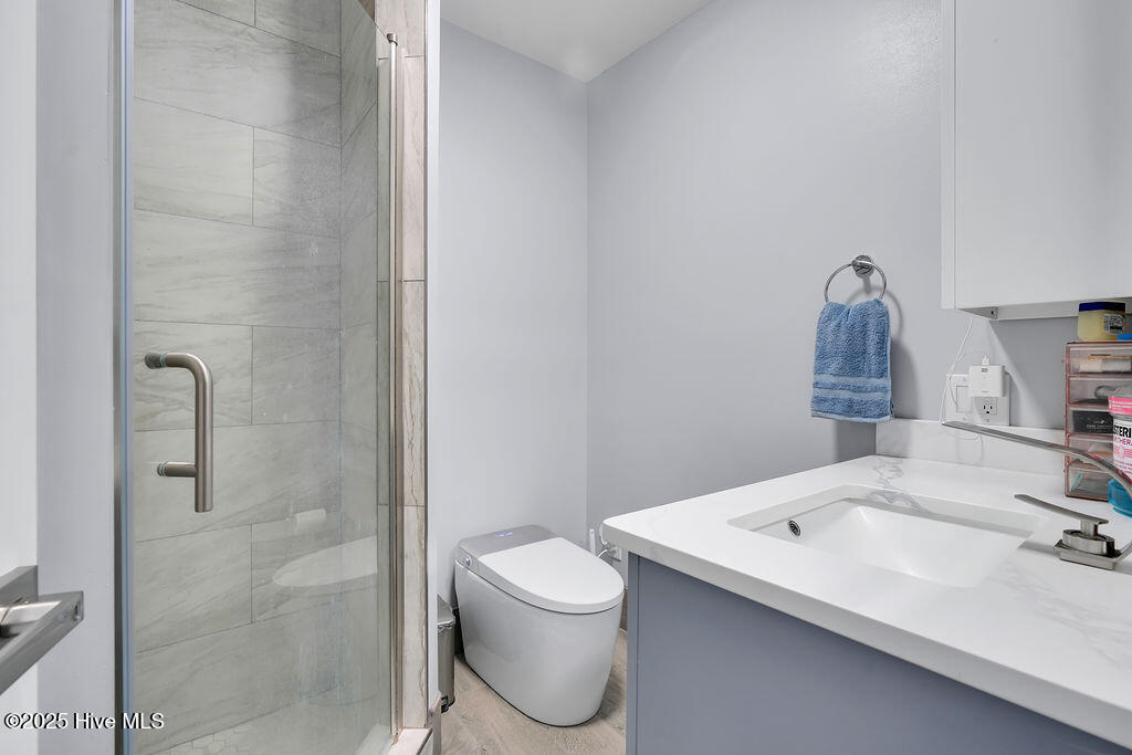 100553709 | Photo 42