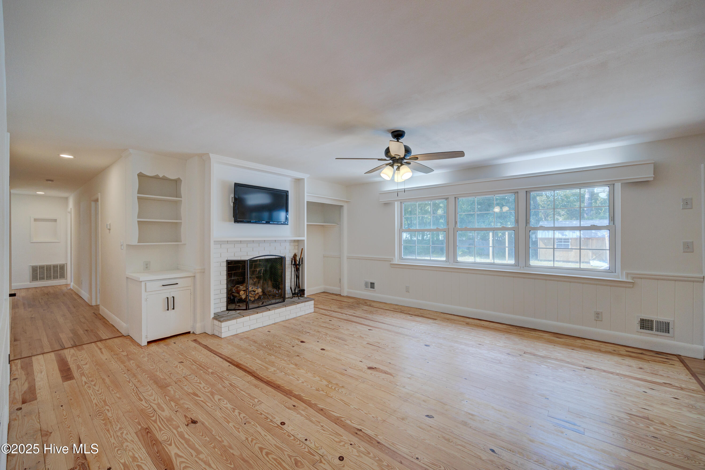 100531788 | Photo 29