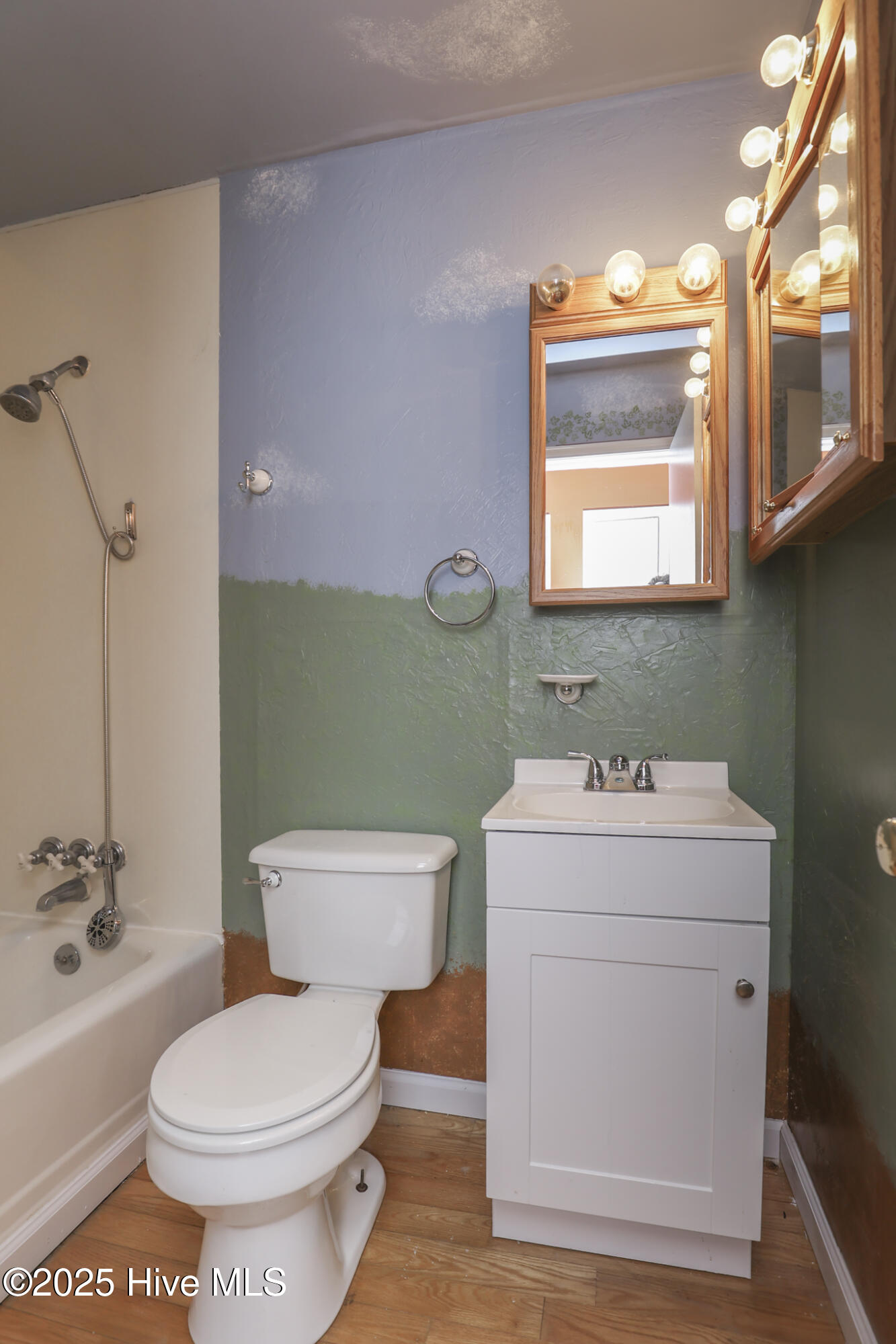 100553205 | Photo 24