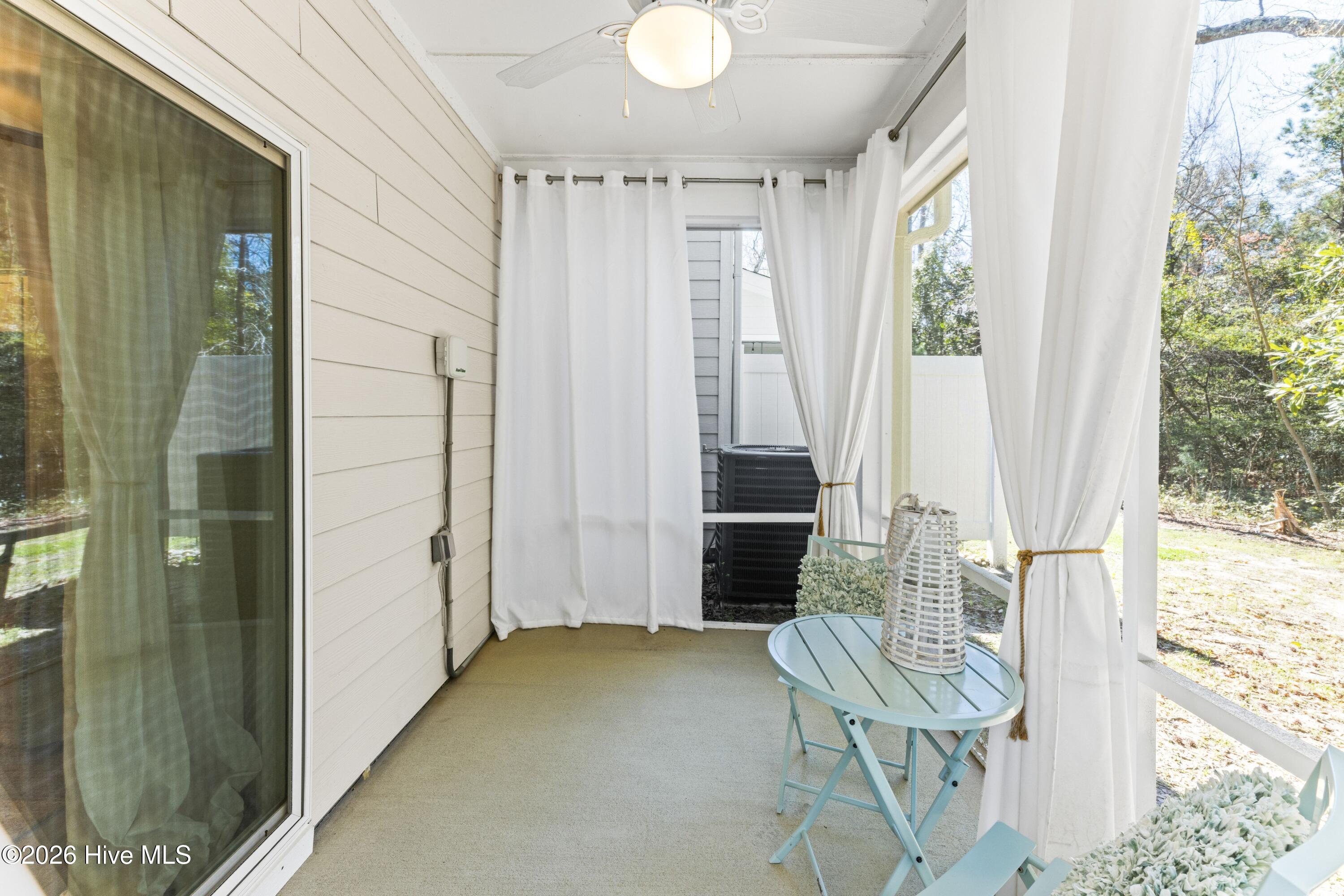 100561079 | Photo 41