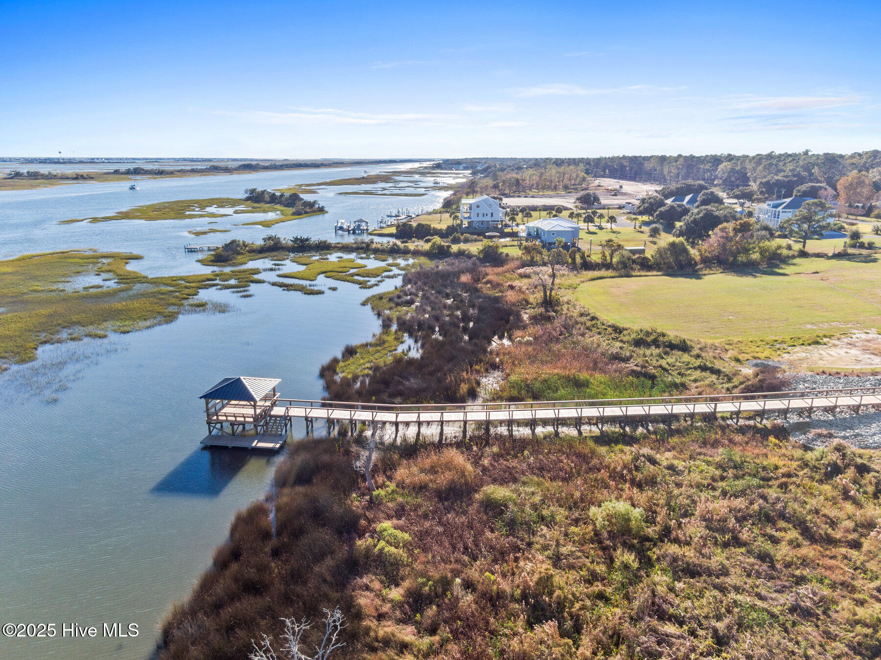 100540201 | Photo 24