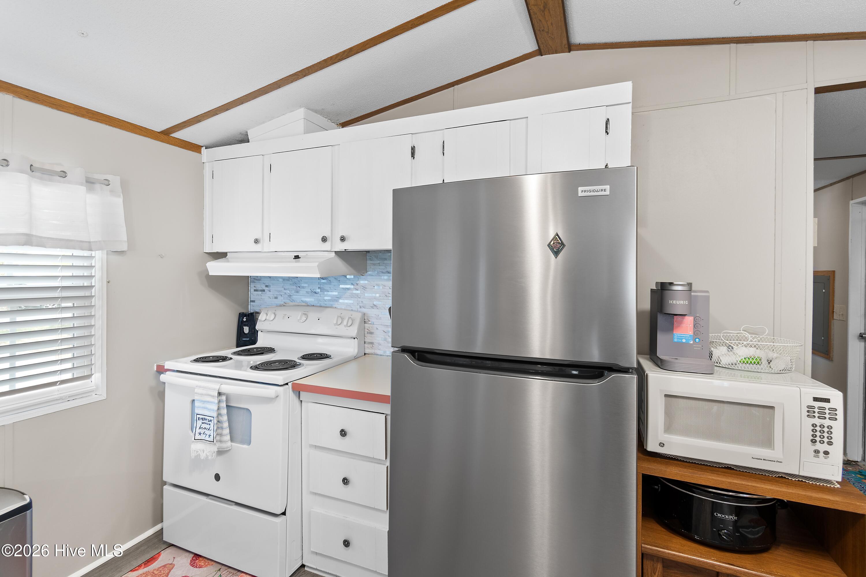 100565764 | Photo 17