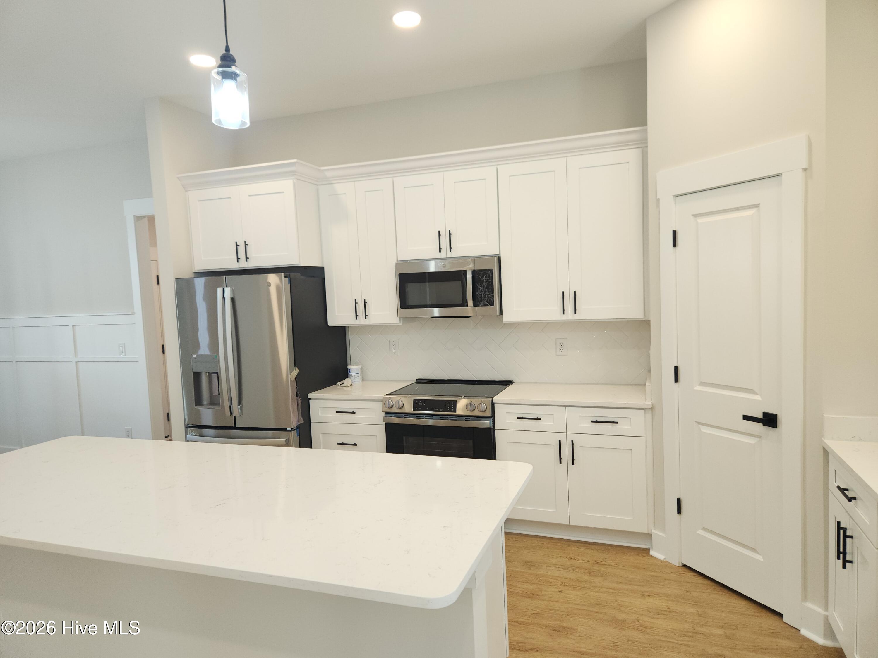 100547826 | Photo 15