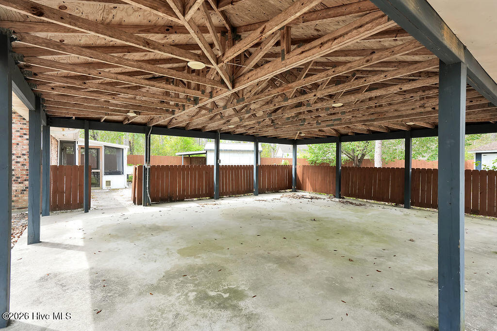 100565708 | Photo 30