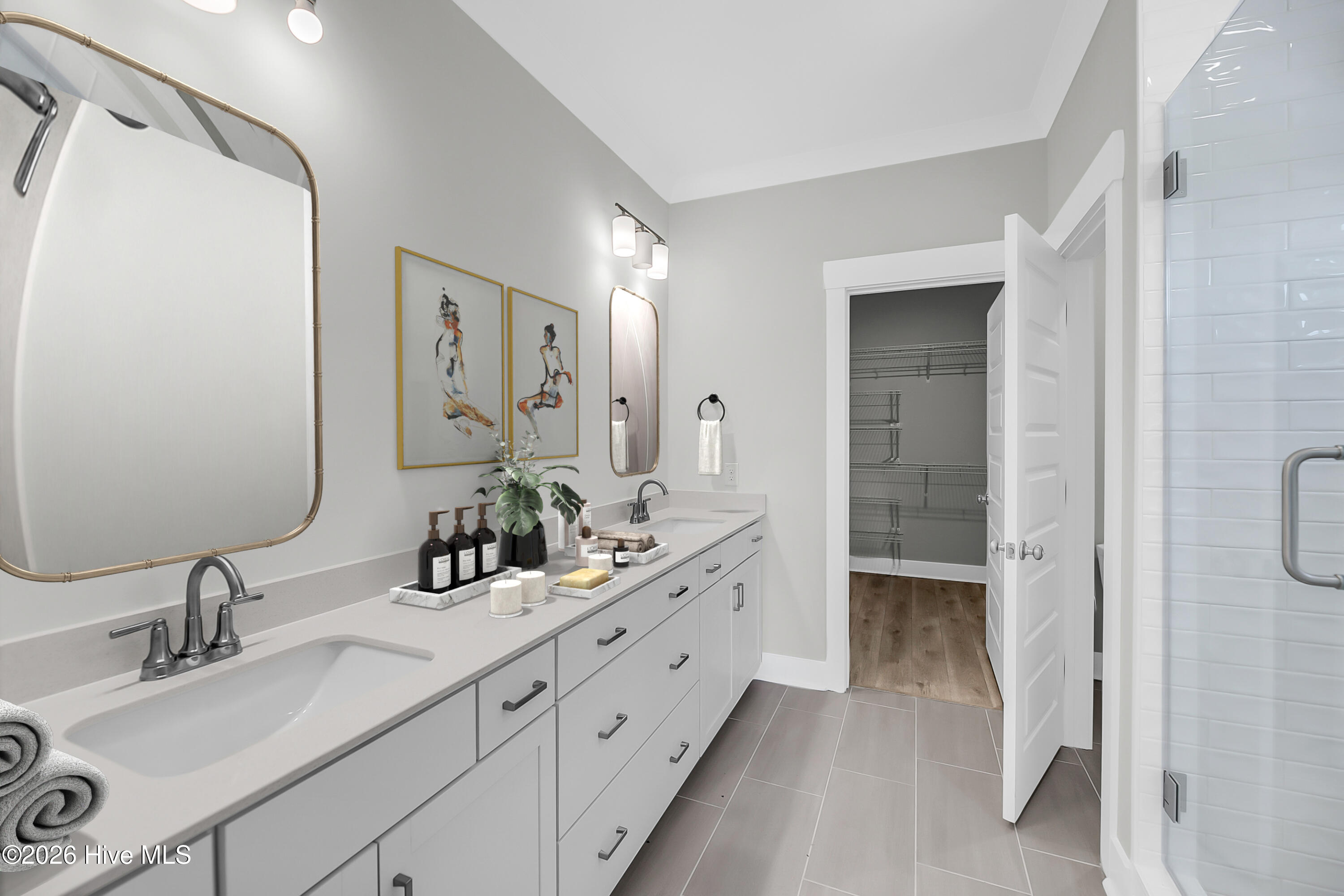 100551940 | Photo 12