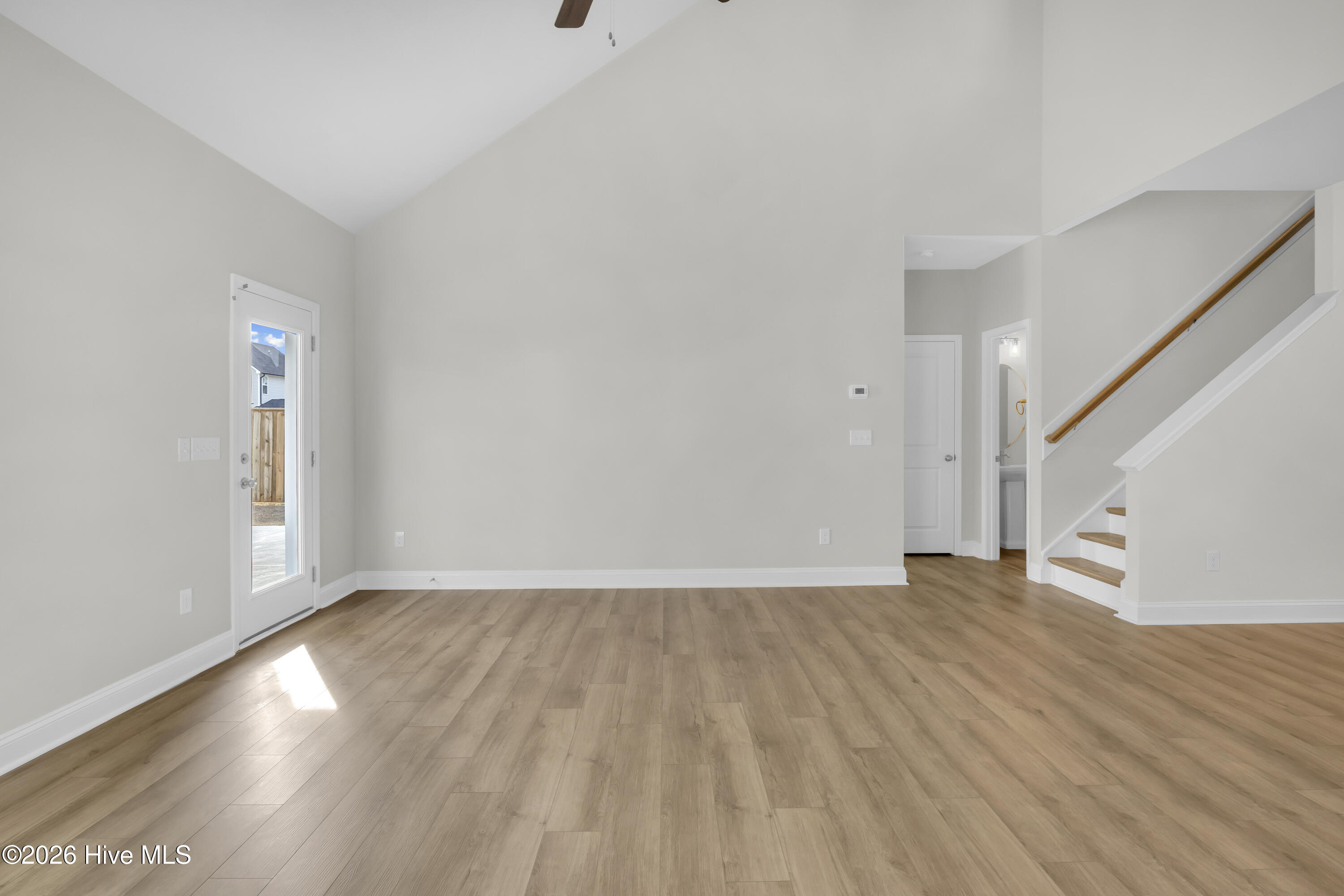 100552791 | Photo 19