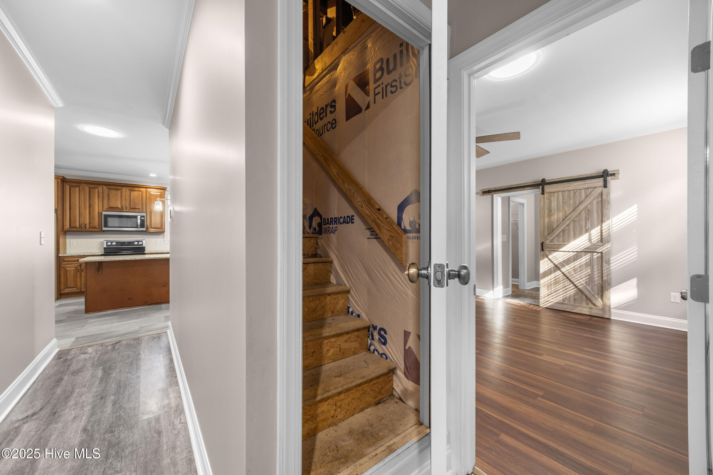 100528146 | Photo 36