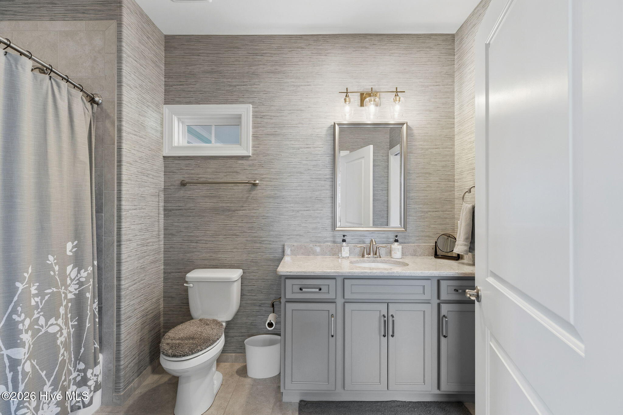 100554353 | Photo 41