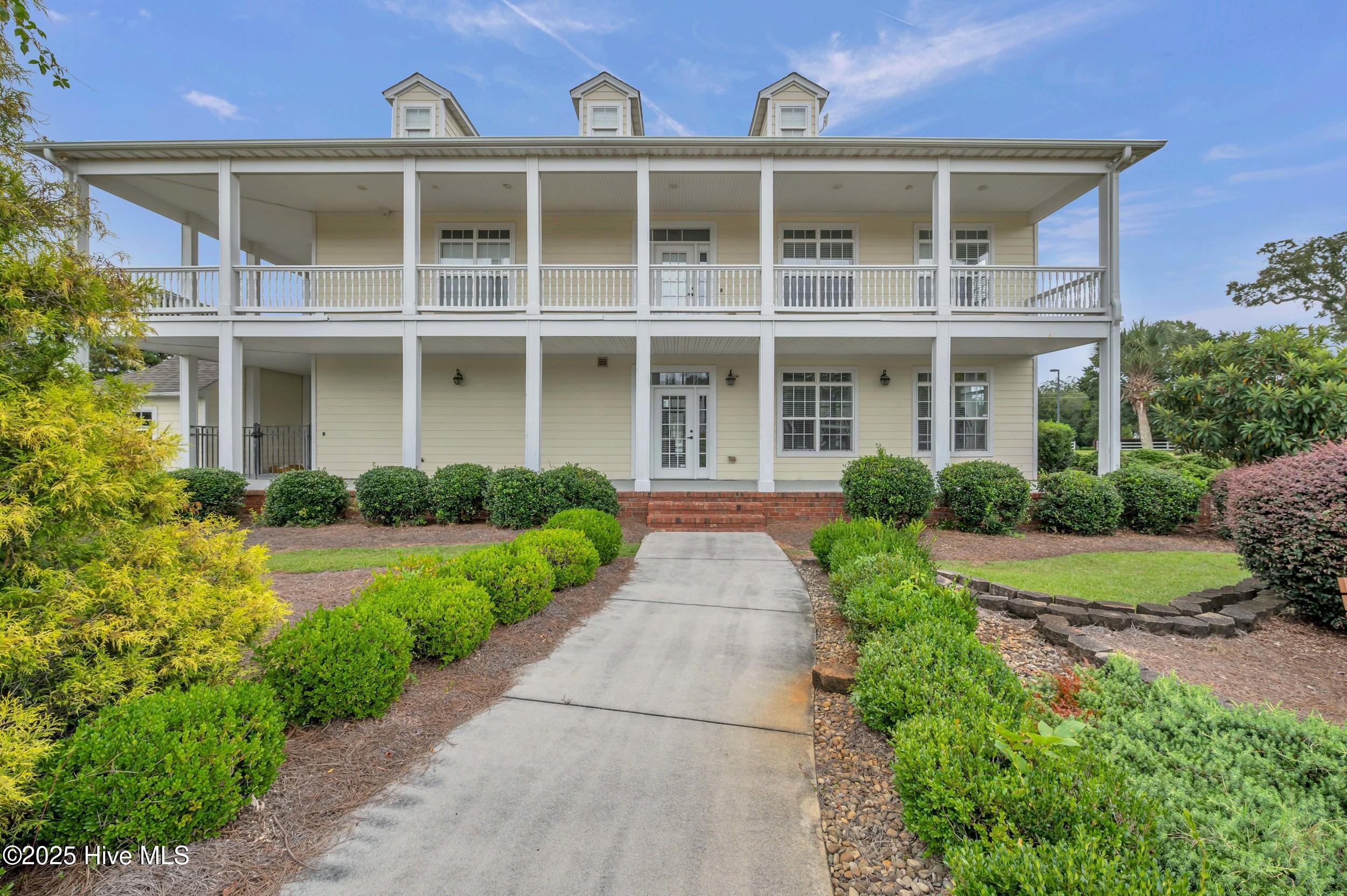 100529848 | Photo 79