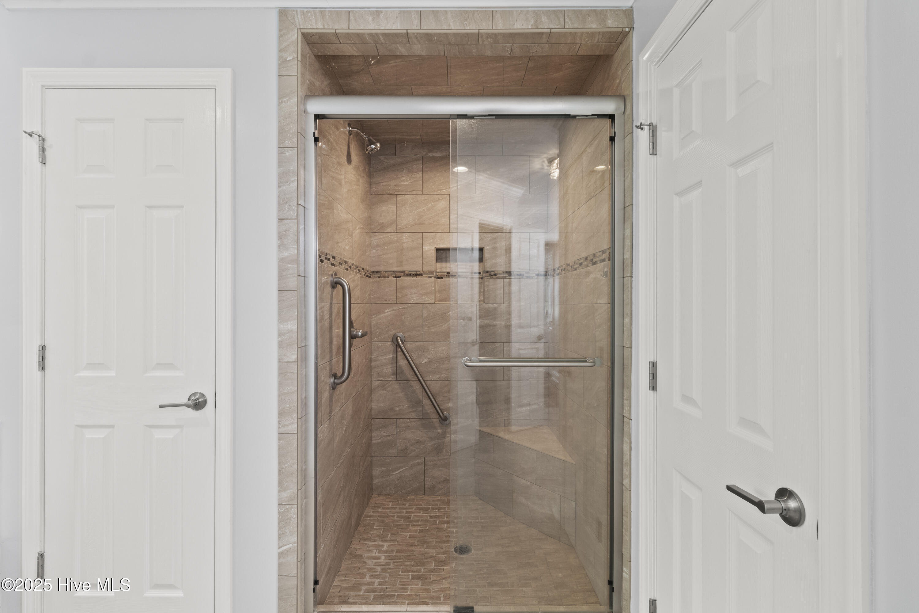 100503584 | Photo 50