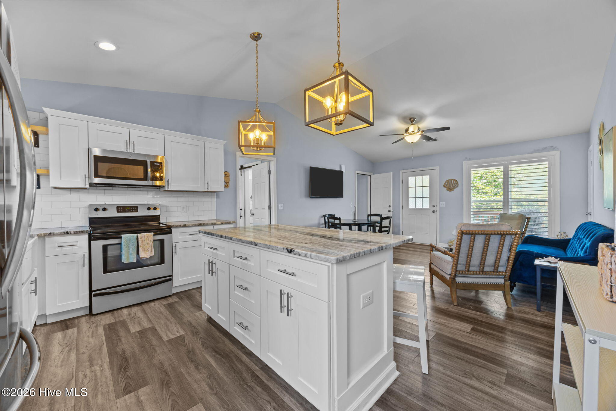 100551166 | Photo 21