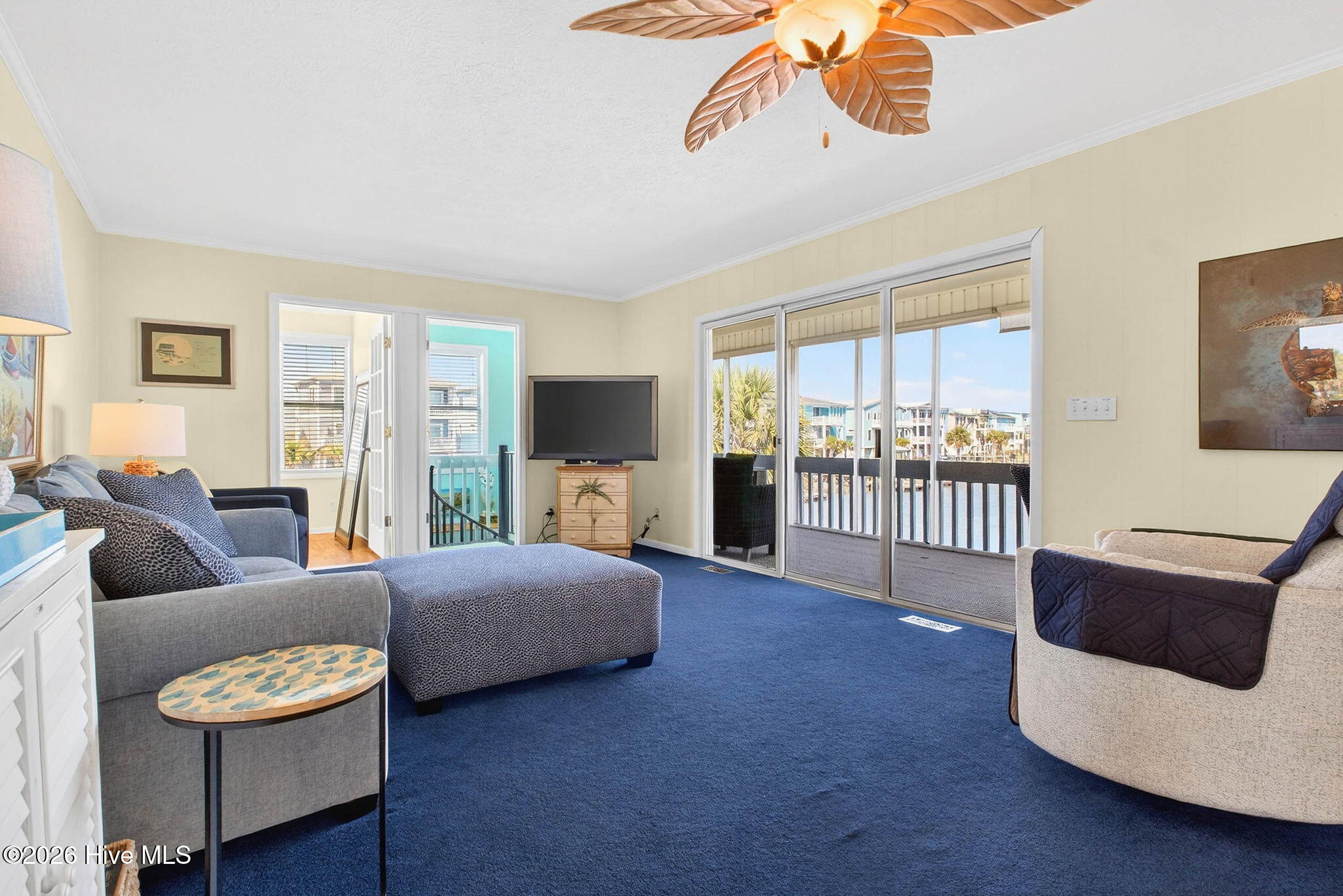 100564283 | Photo 15