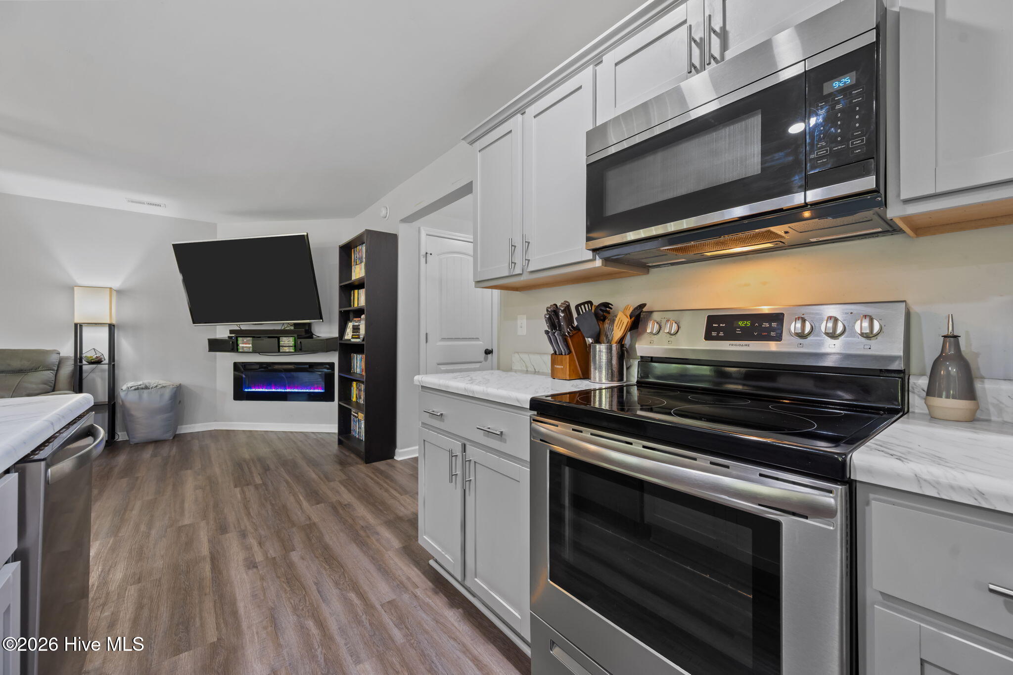 100567197 | Photo 16