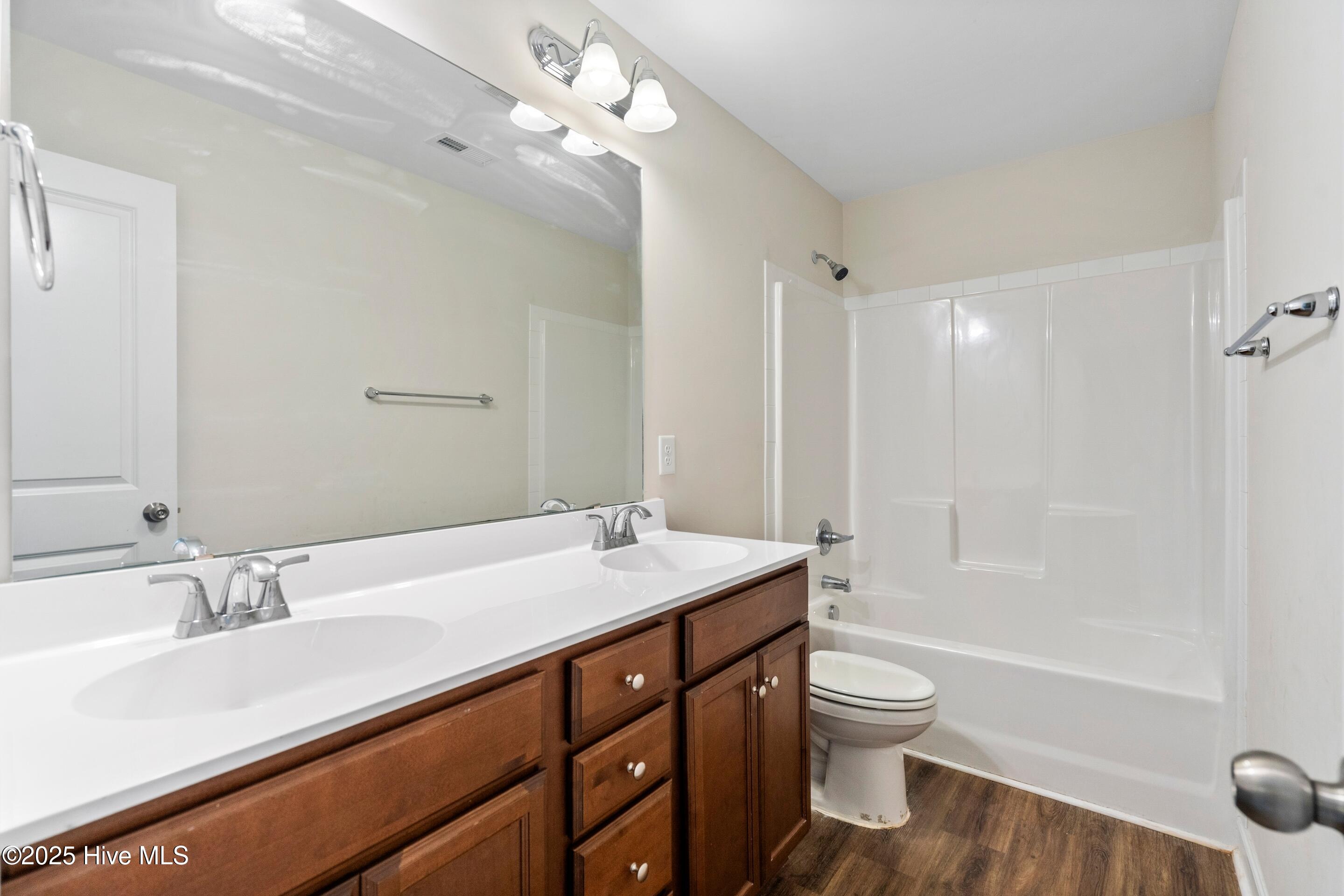 100530674 | Photo 32