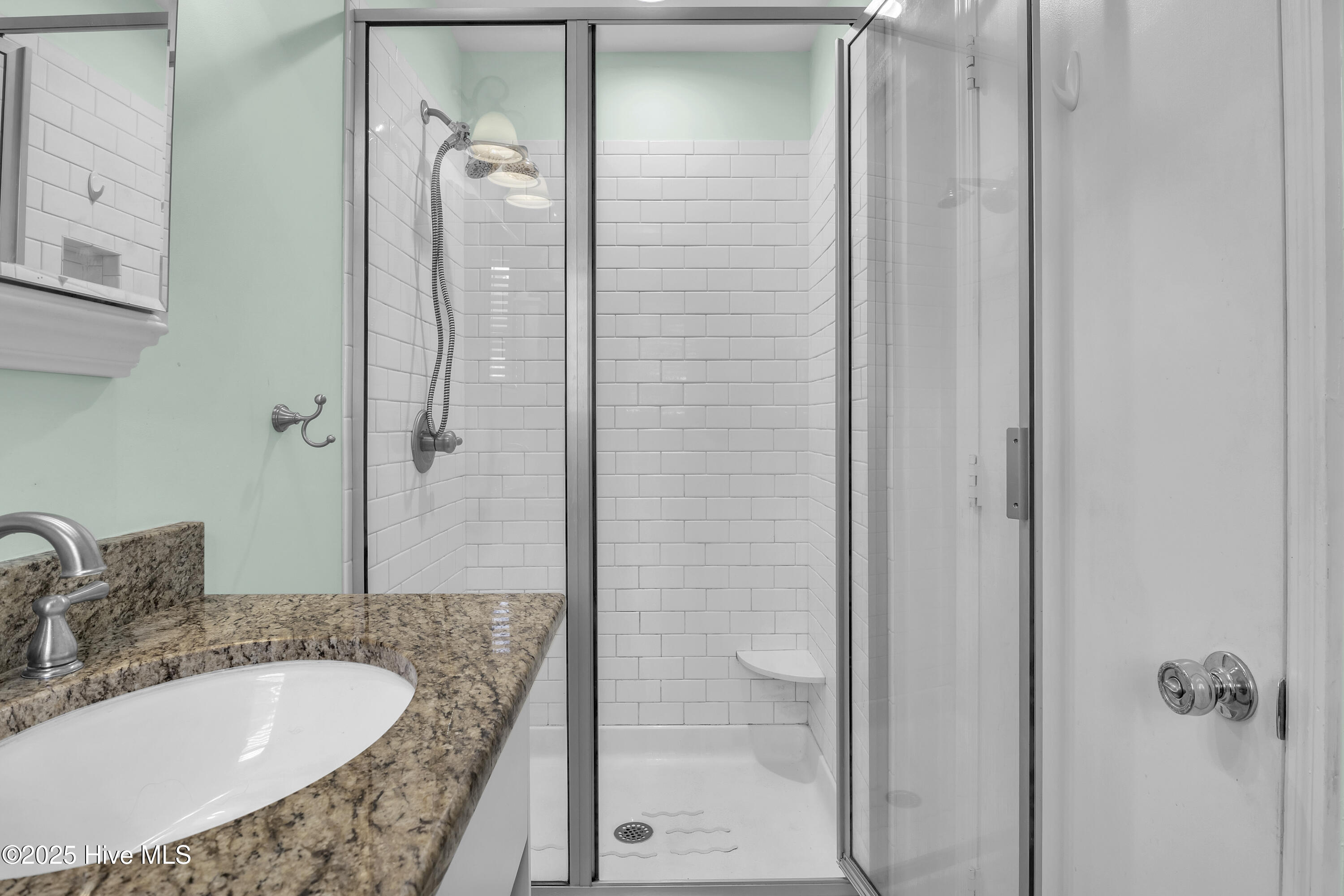 100536846 | Photo 29