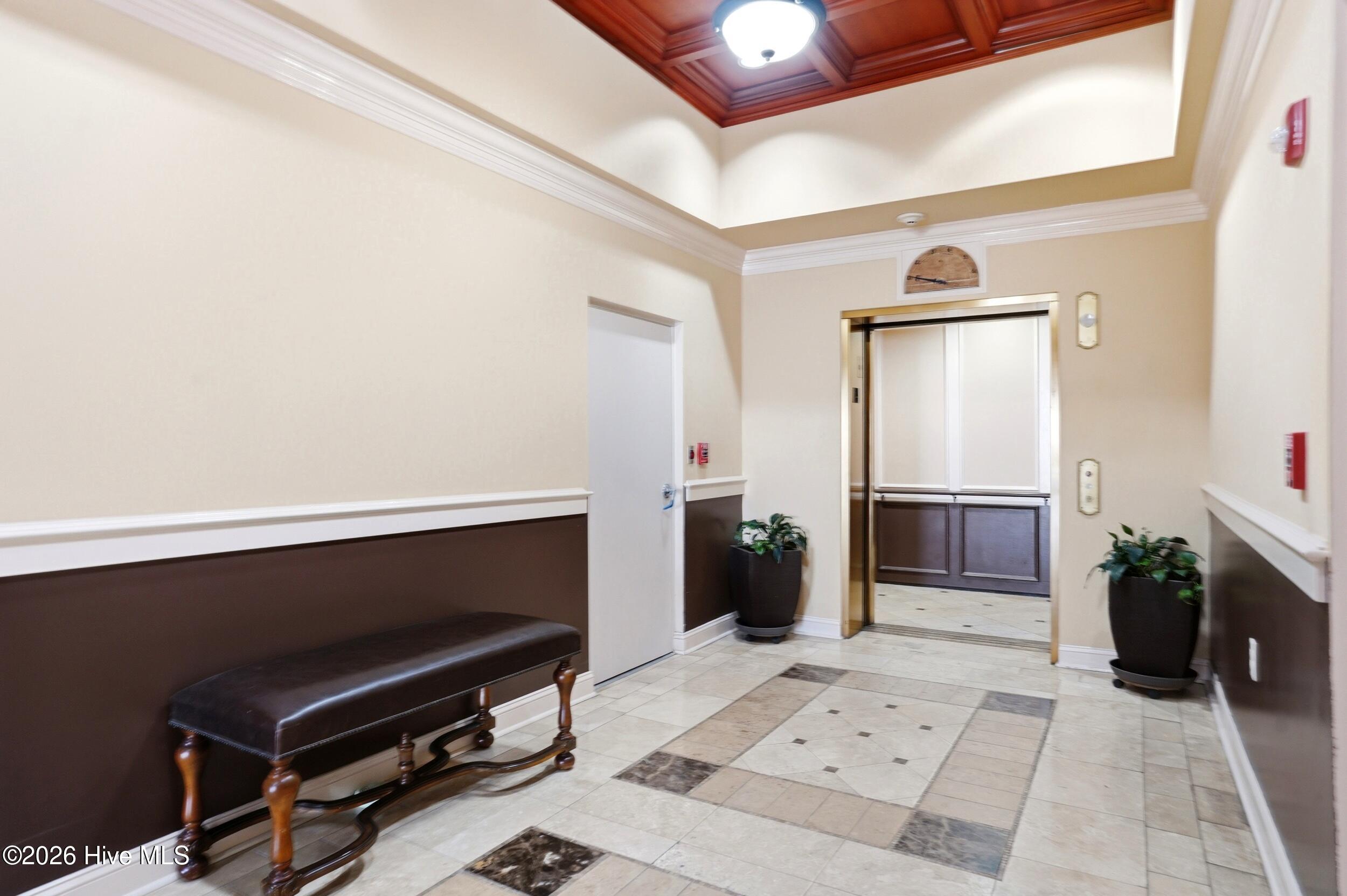 100570172 | Photo 35