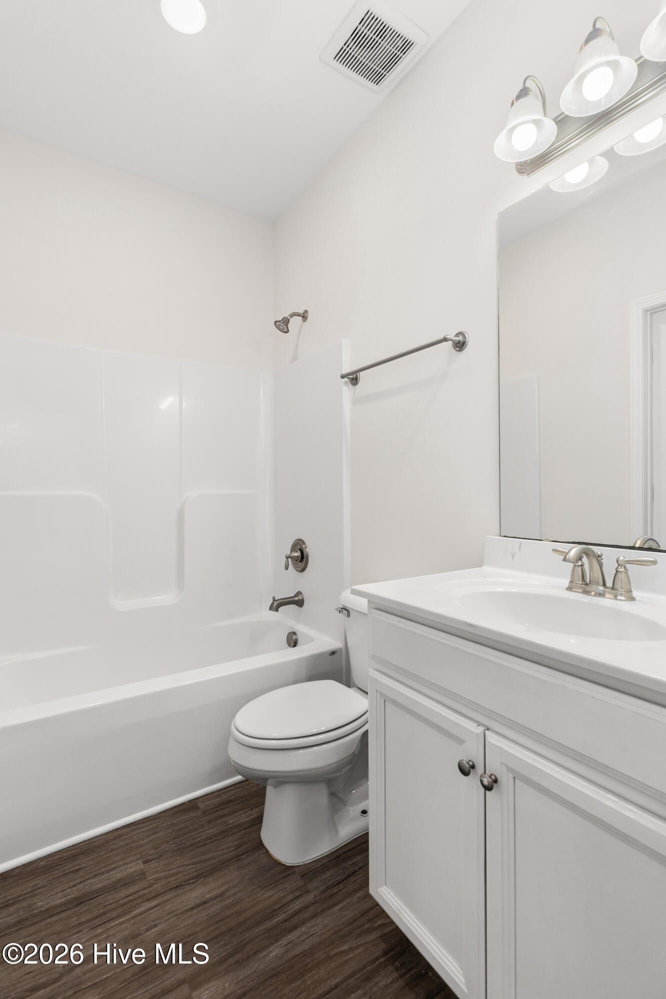 100562810 | Photo 21