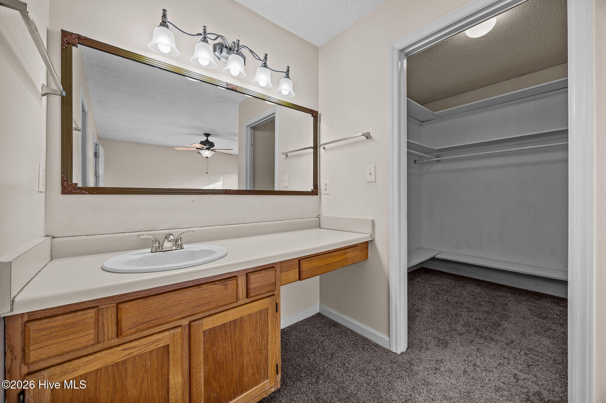 100551287 | Photo 27