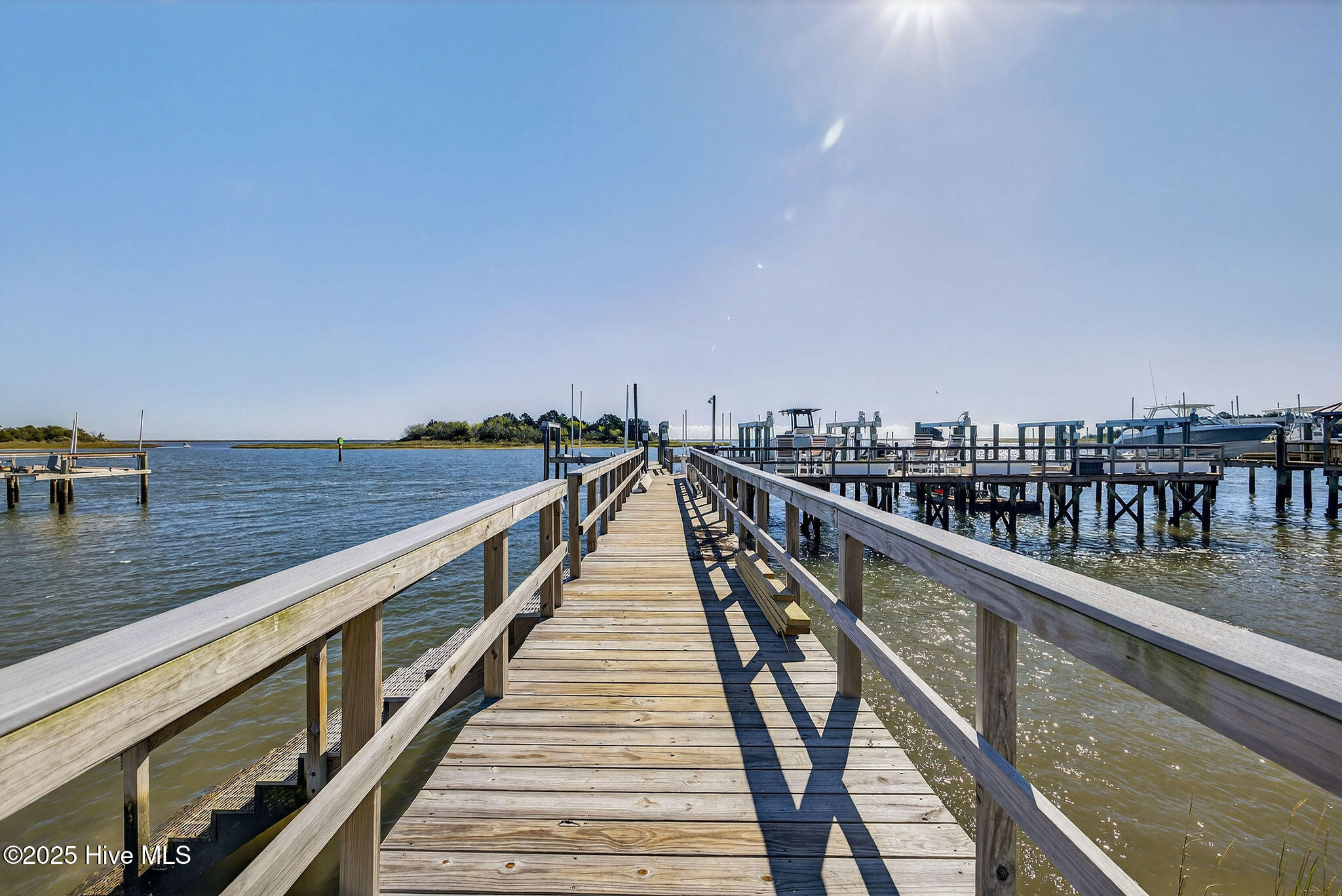 100537331 | Photo 45