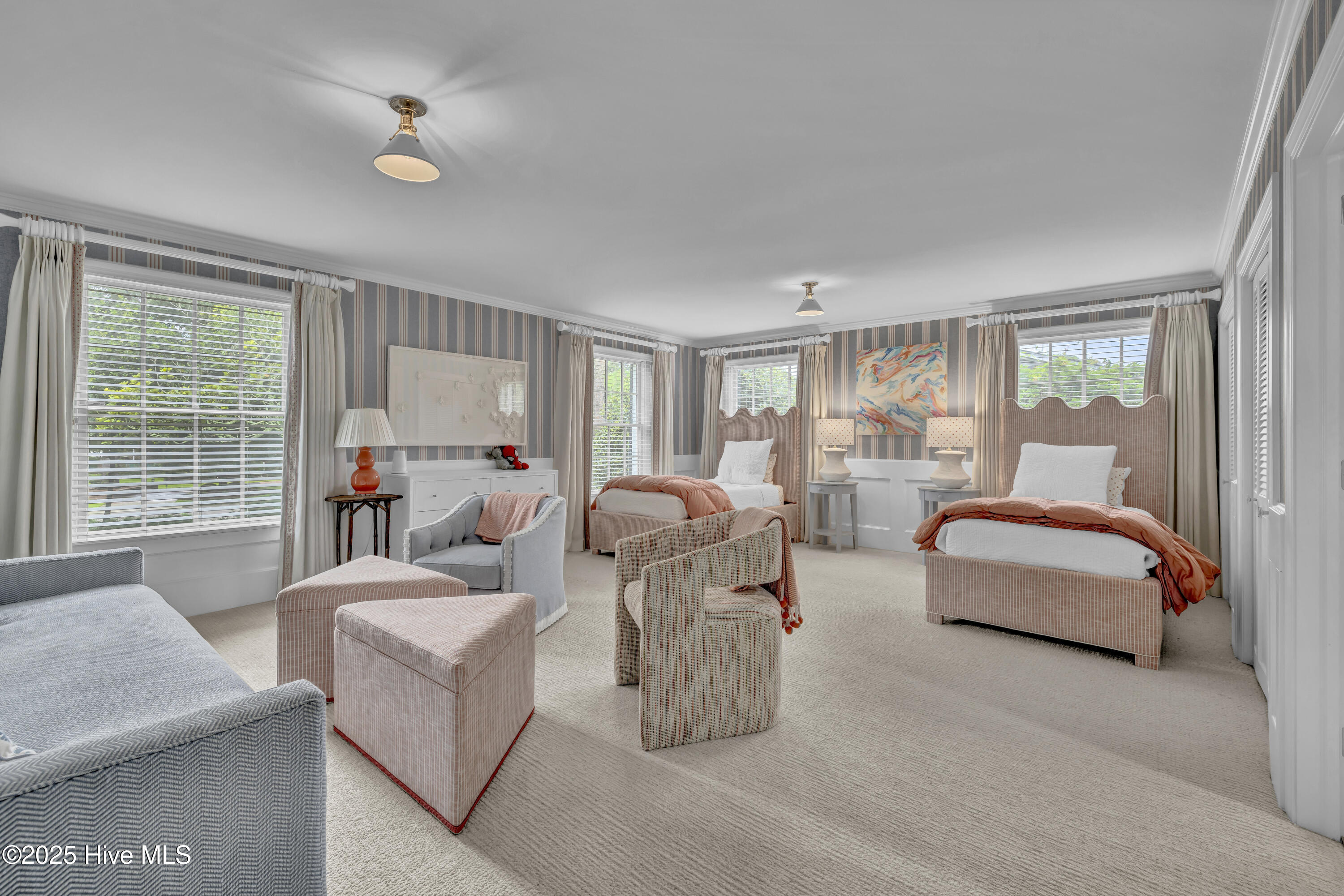 100519719 | Photo 28