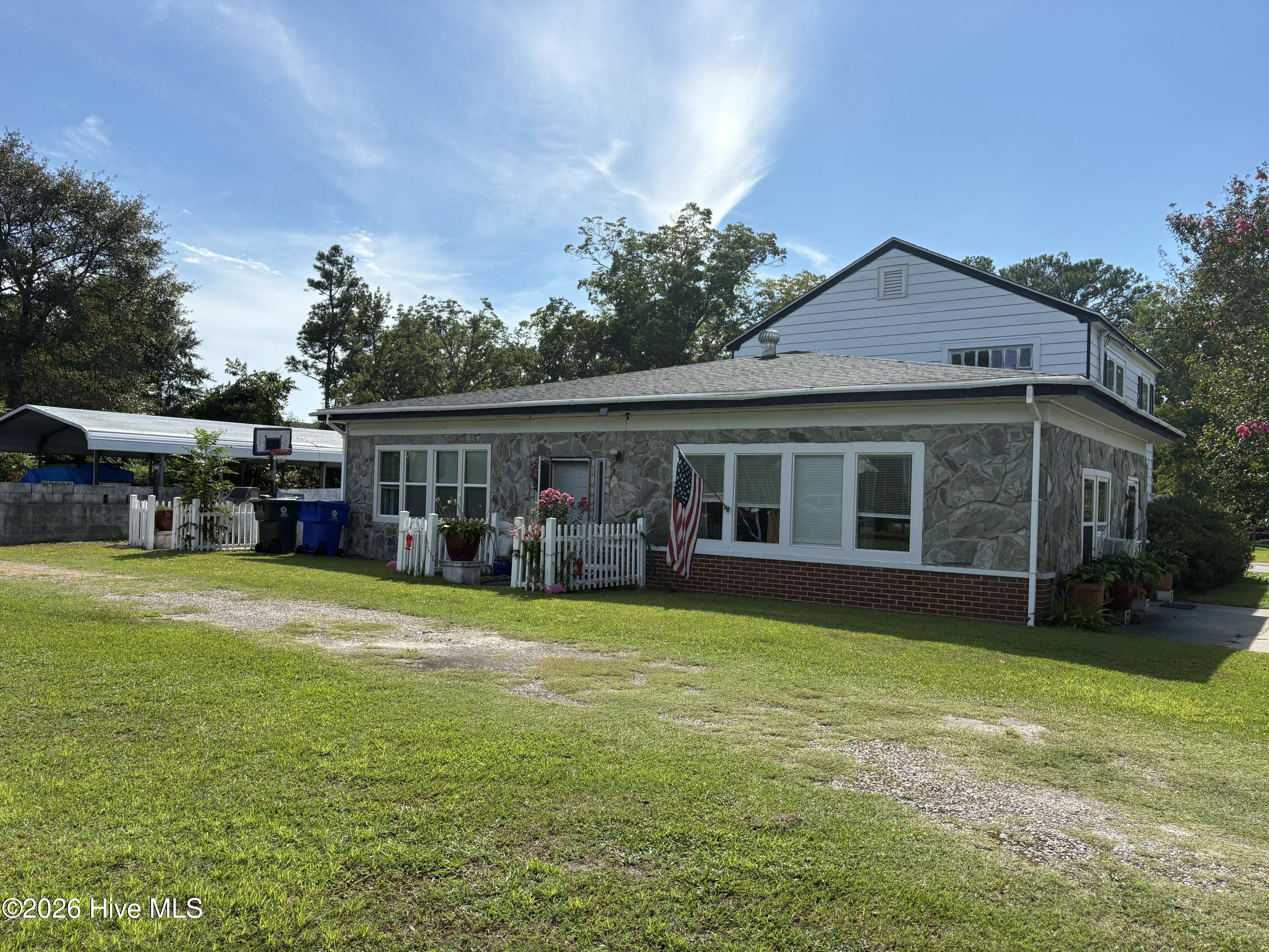 2100 S Lakeview Drive,Newport