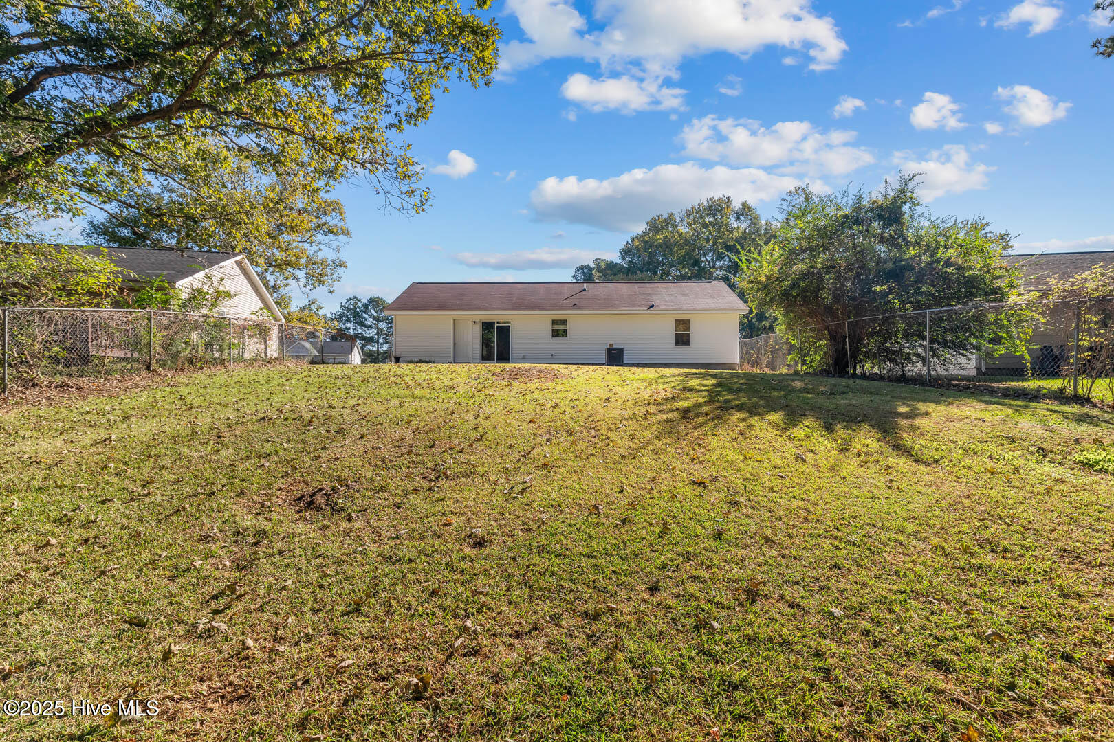 100540593 | Photo 35