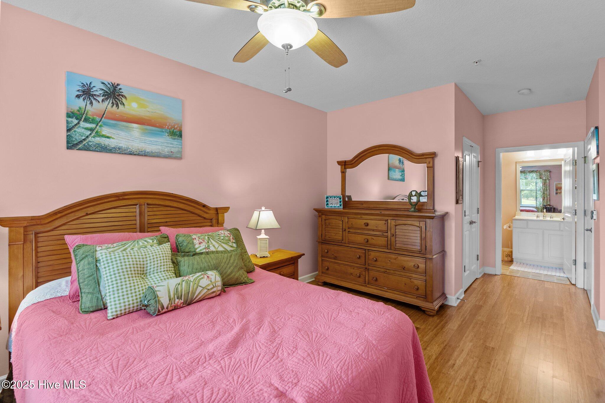 100514091 | Photo 18