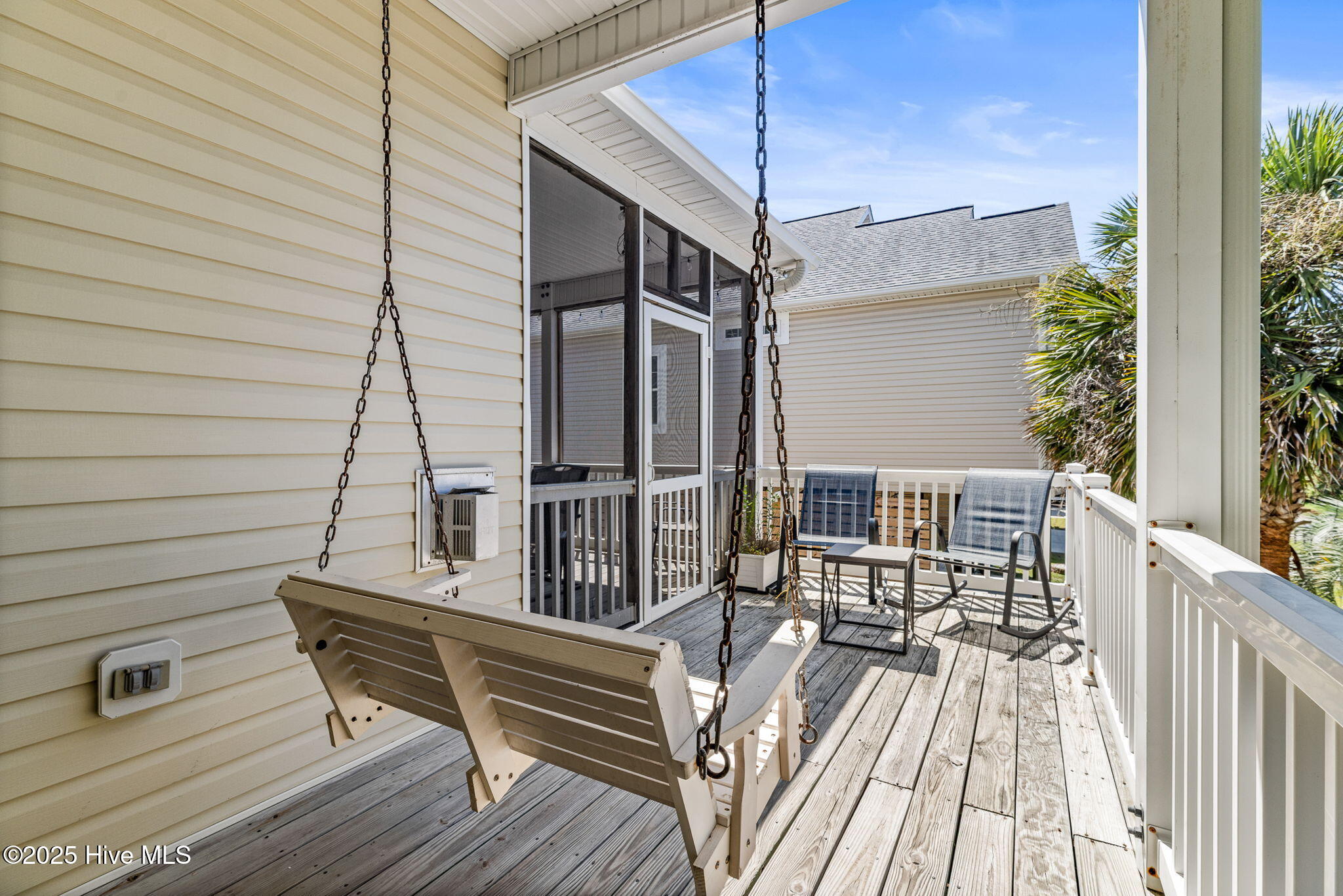 106 SE 44th Street, Oak Island, NC, 28465