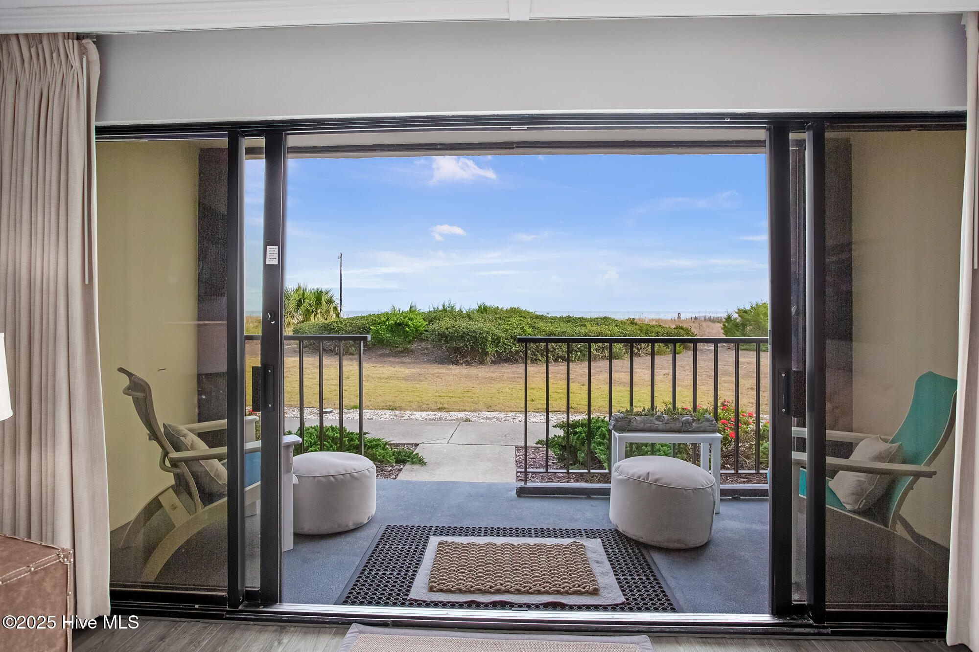 100543736 | Photo 11