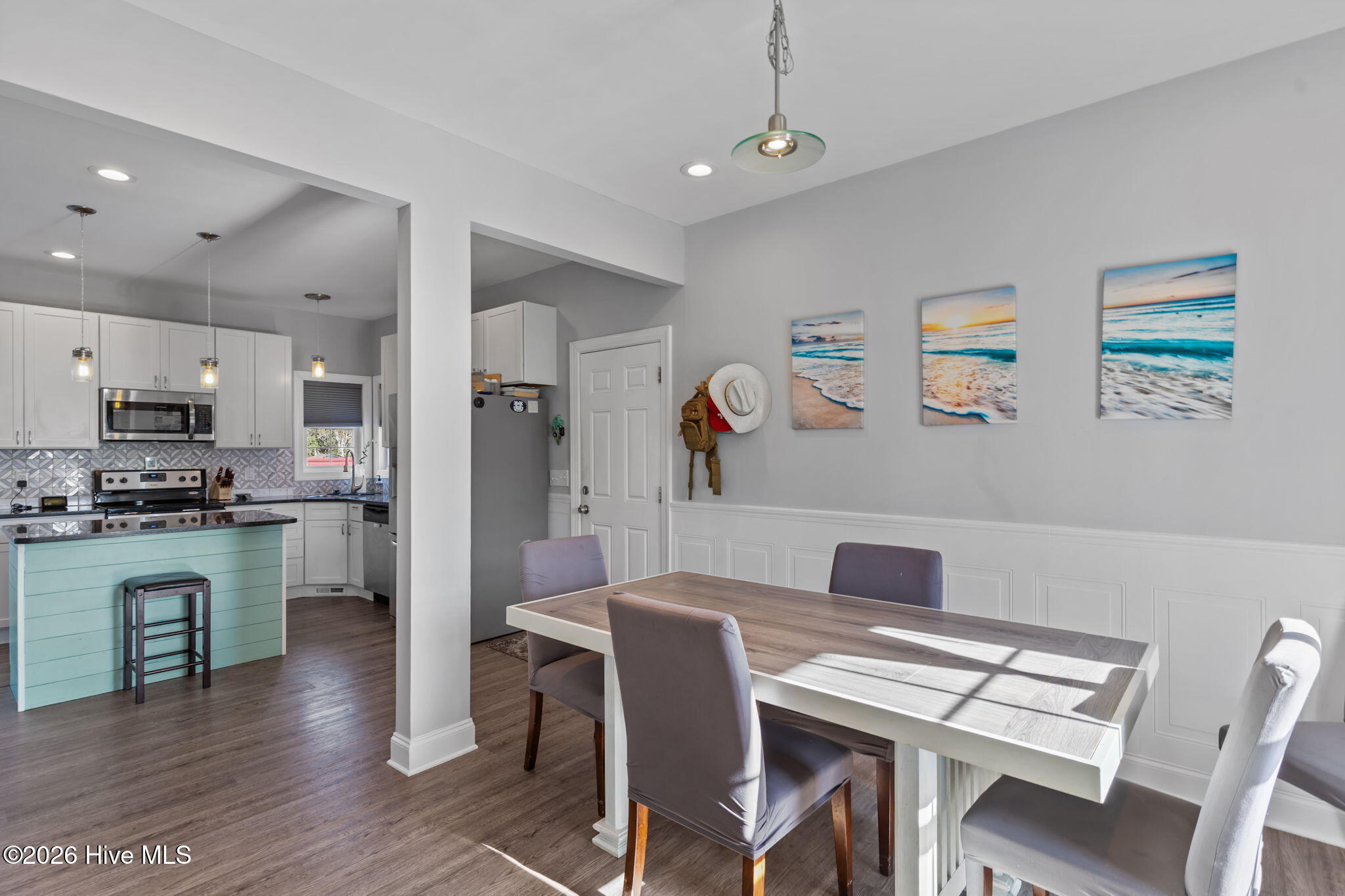 100564590 | Photo 20