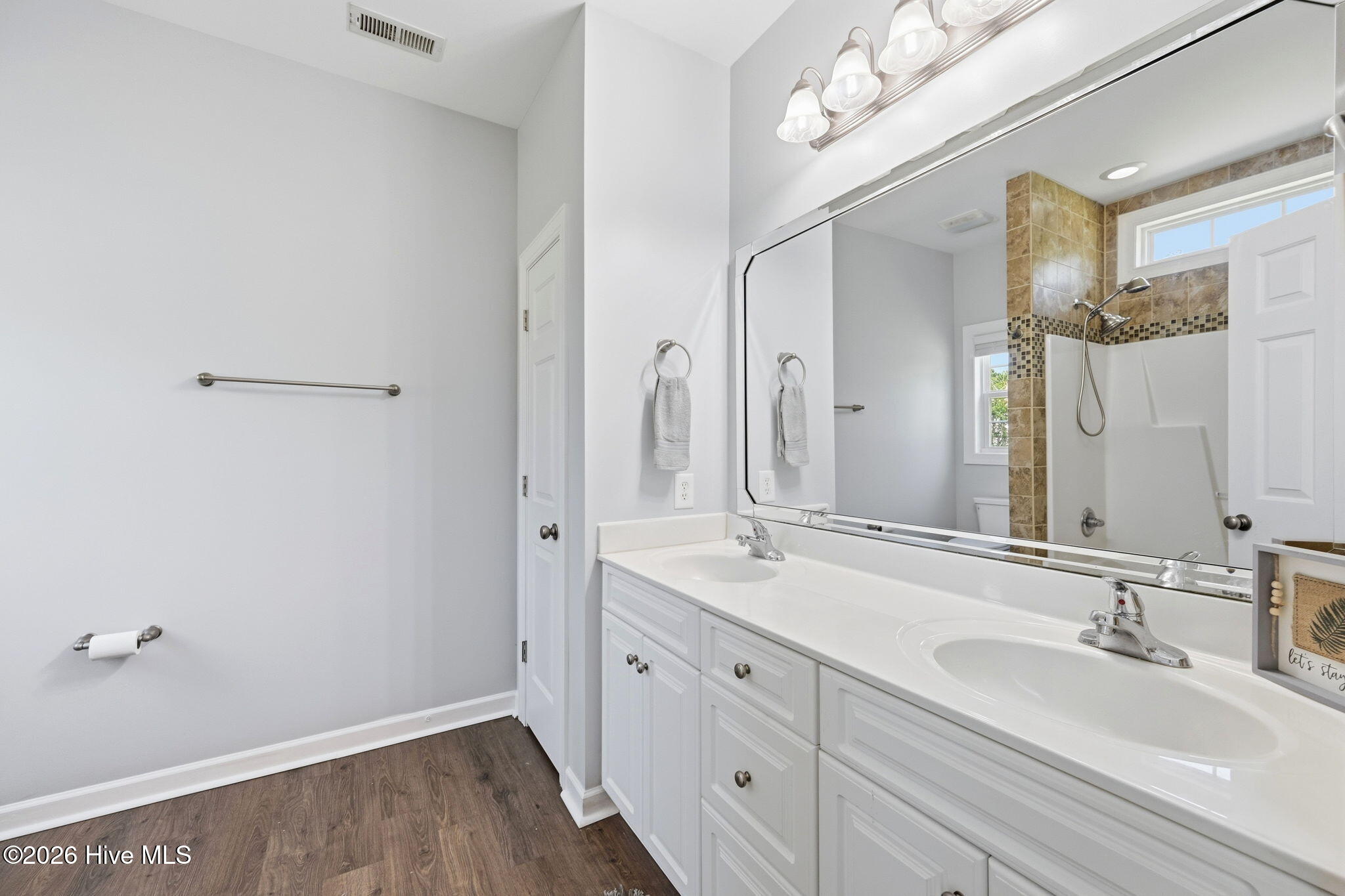204 Wedgefield Circle,Maple Hill