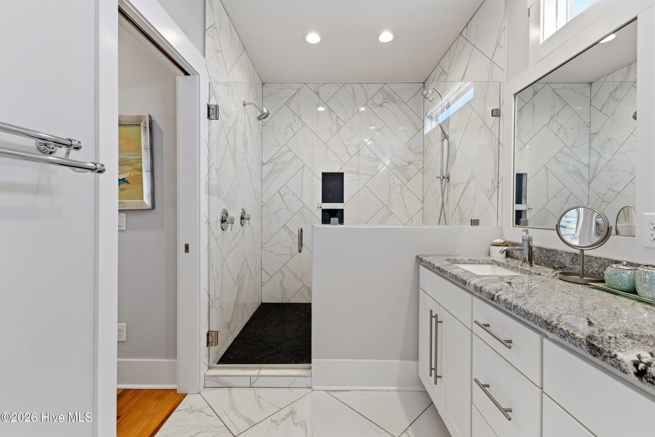 100554534 | Photo 34