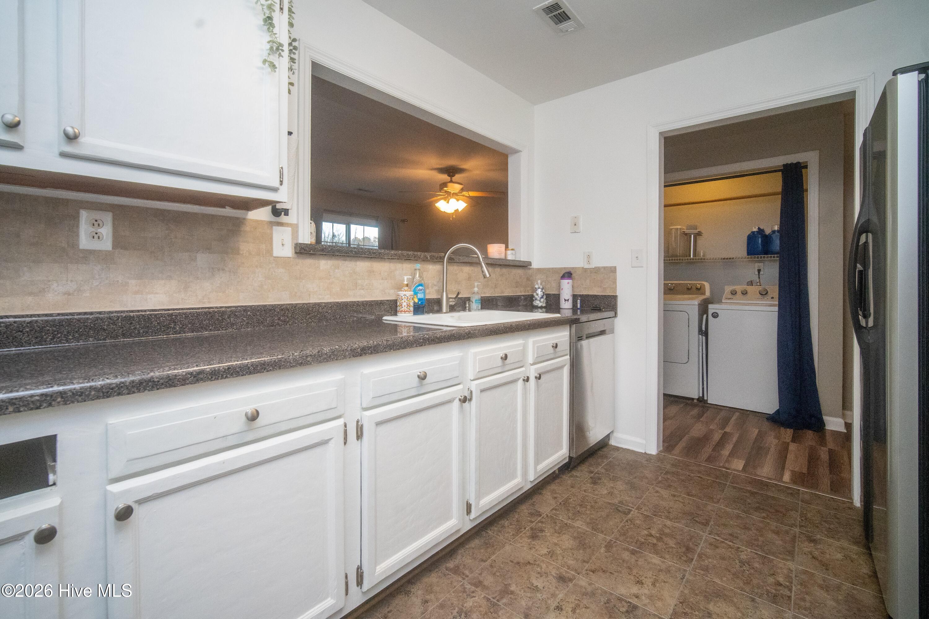 100552332 | Photo 12